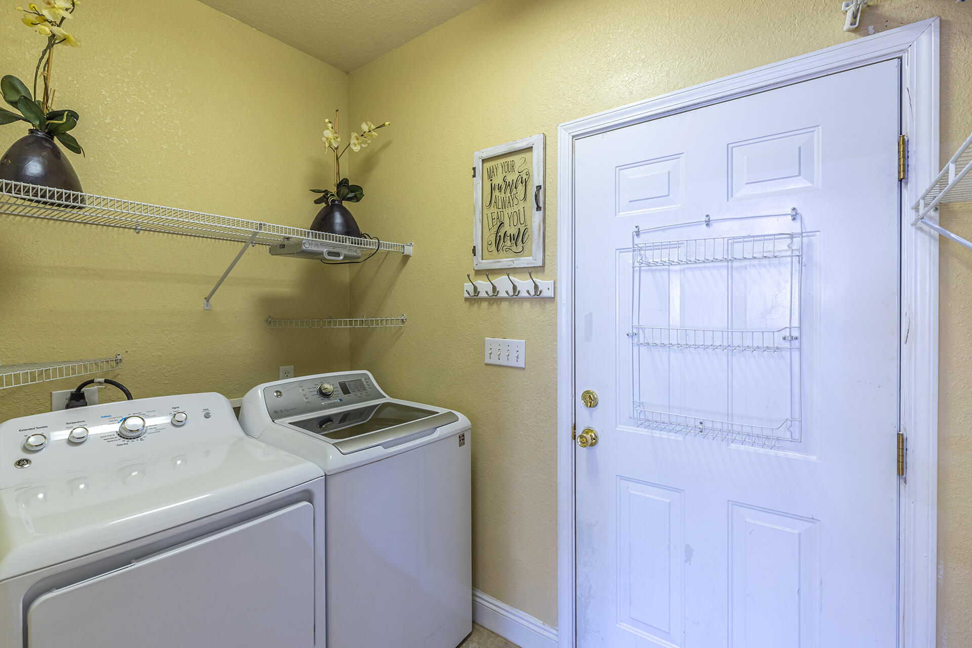 GARDEN OAKS - Residential