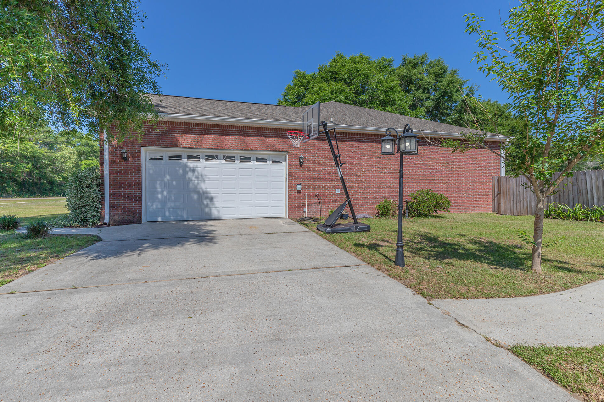 GARDEN OAKS - Residential