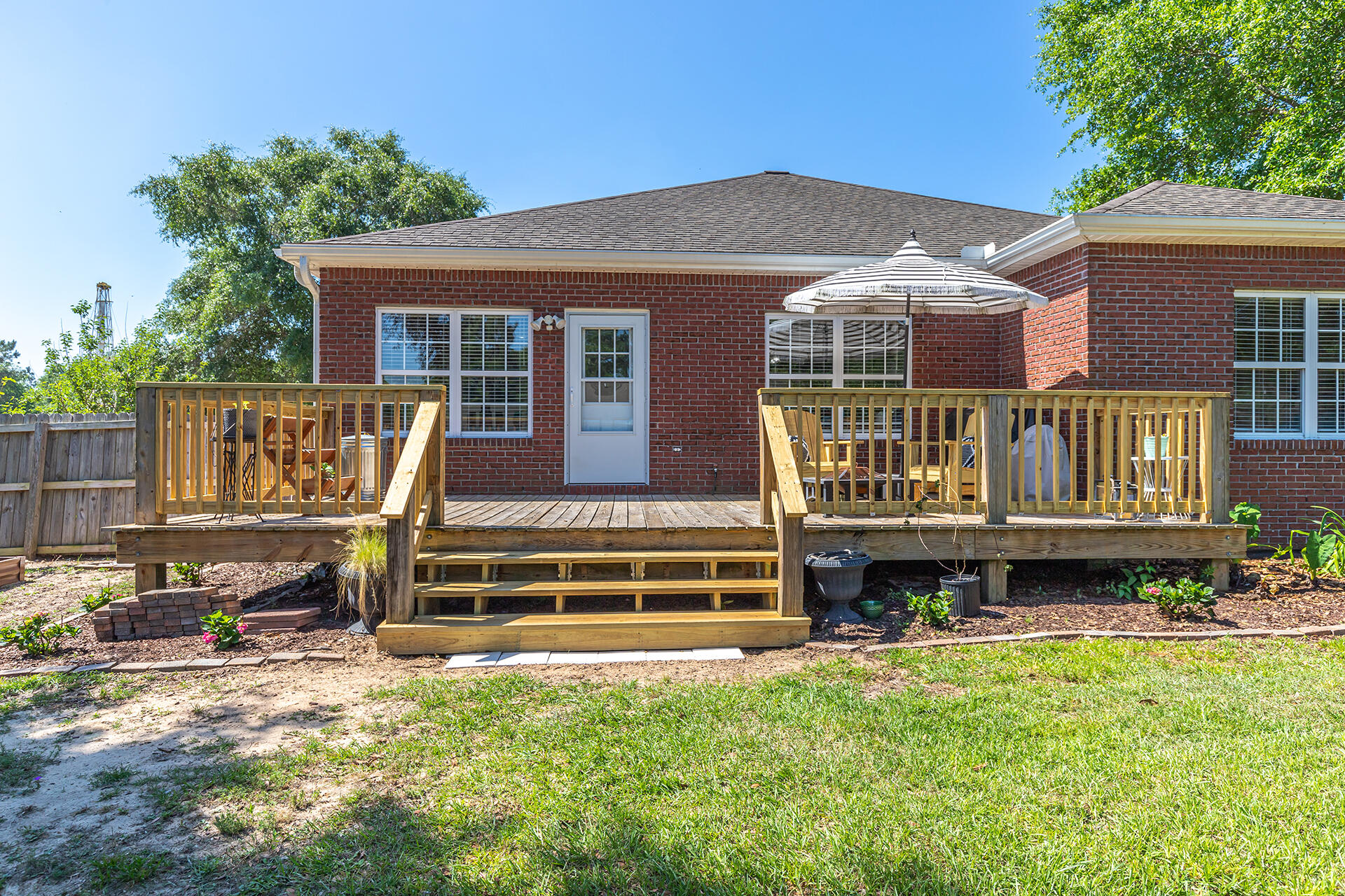 GARDEN OAKS - Residential