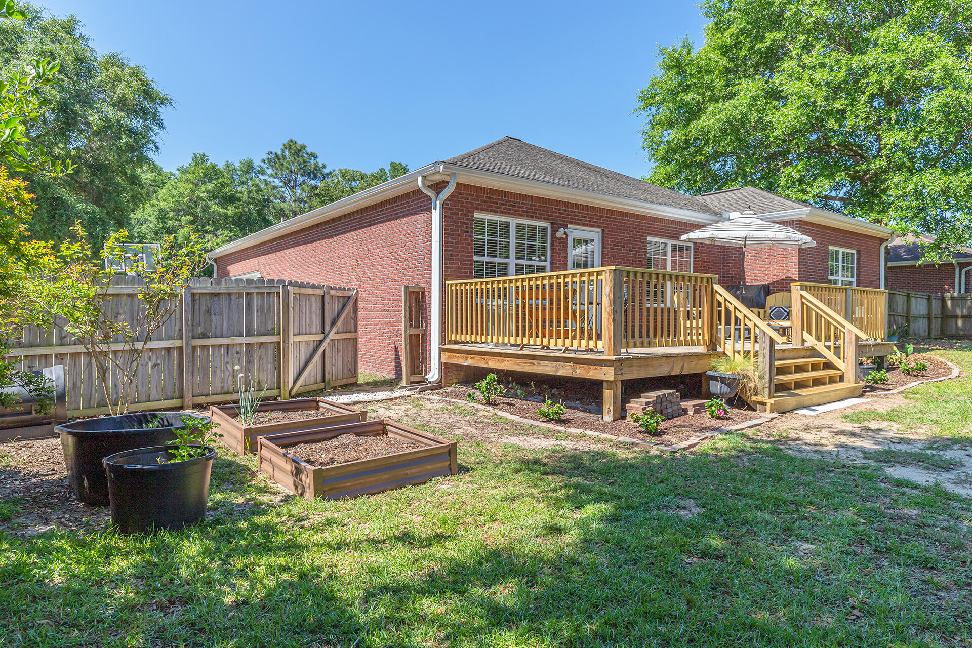 GARDEN OAKS - Residential