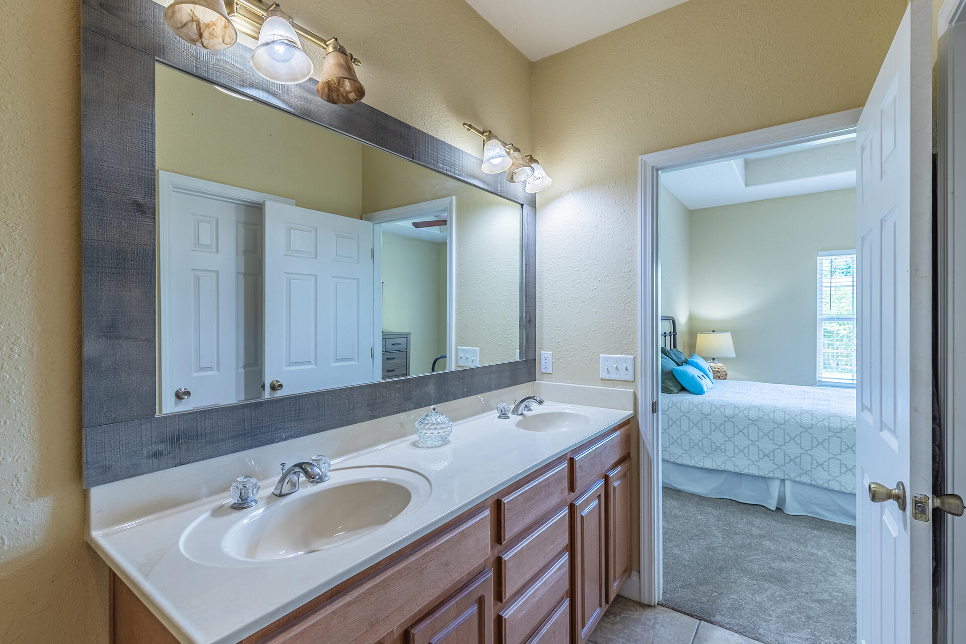 GARDEN OAKS - Residential