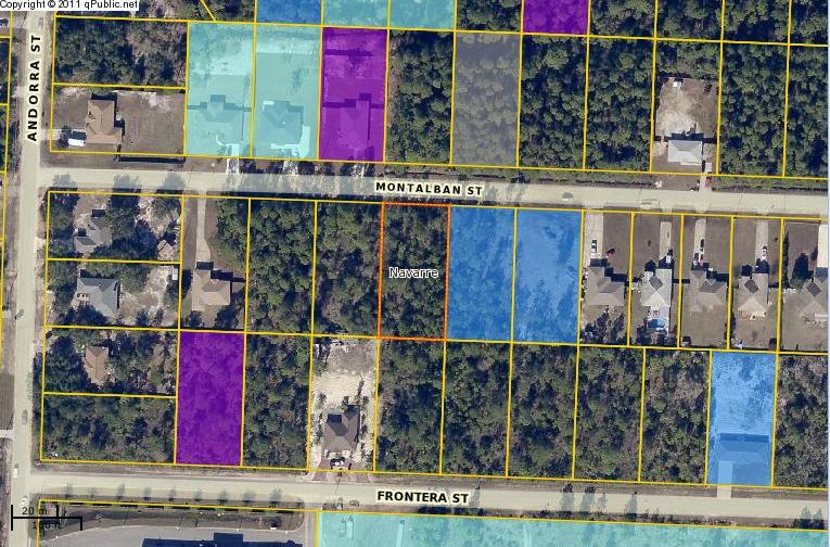 Build your dream home in a prime location! This lot is in the heart of Navarre and has close proximity to the beach, shopping, and schools!