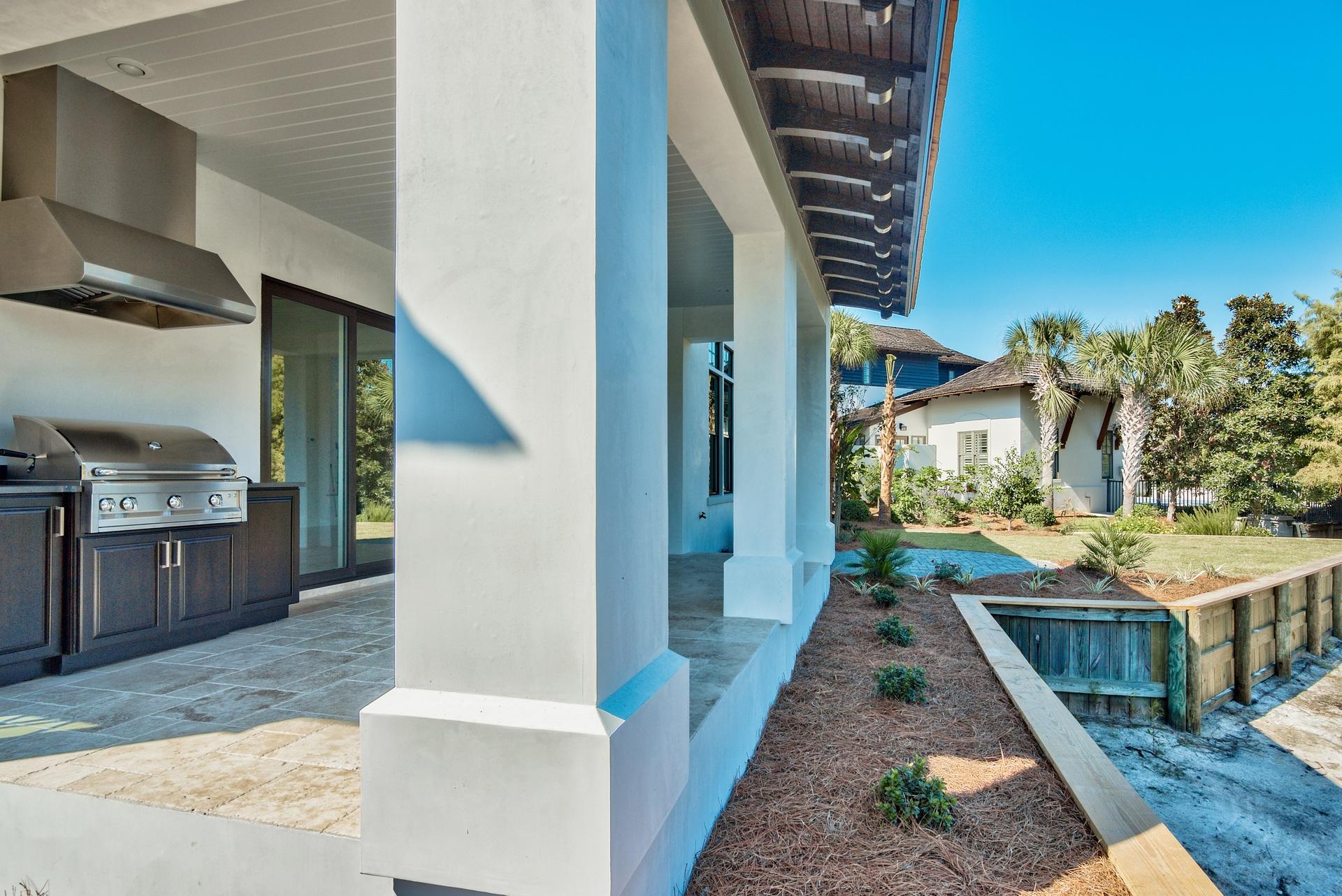 ISLAND ESTATES - Residential