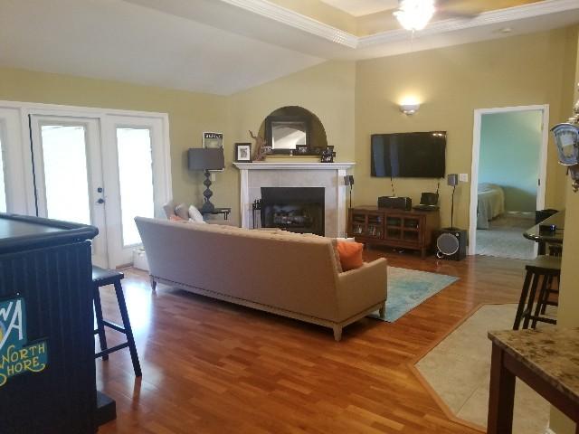 SPARKLING WATERS - Residential Lease