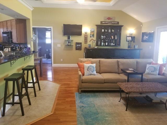 SPARKLING WATERS - Residential Lease