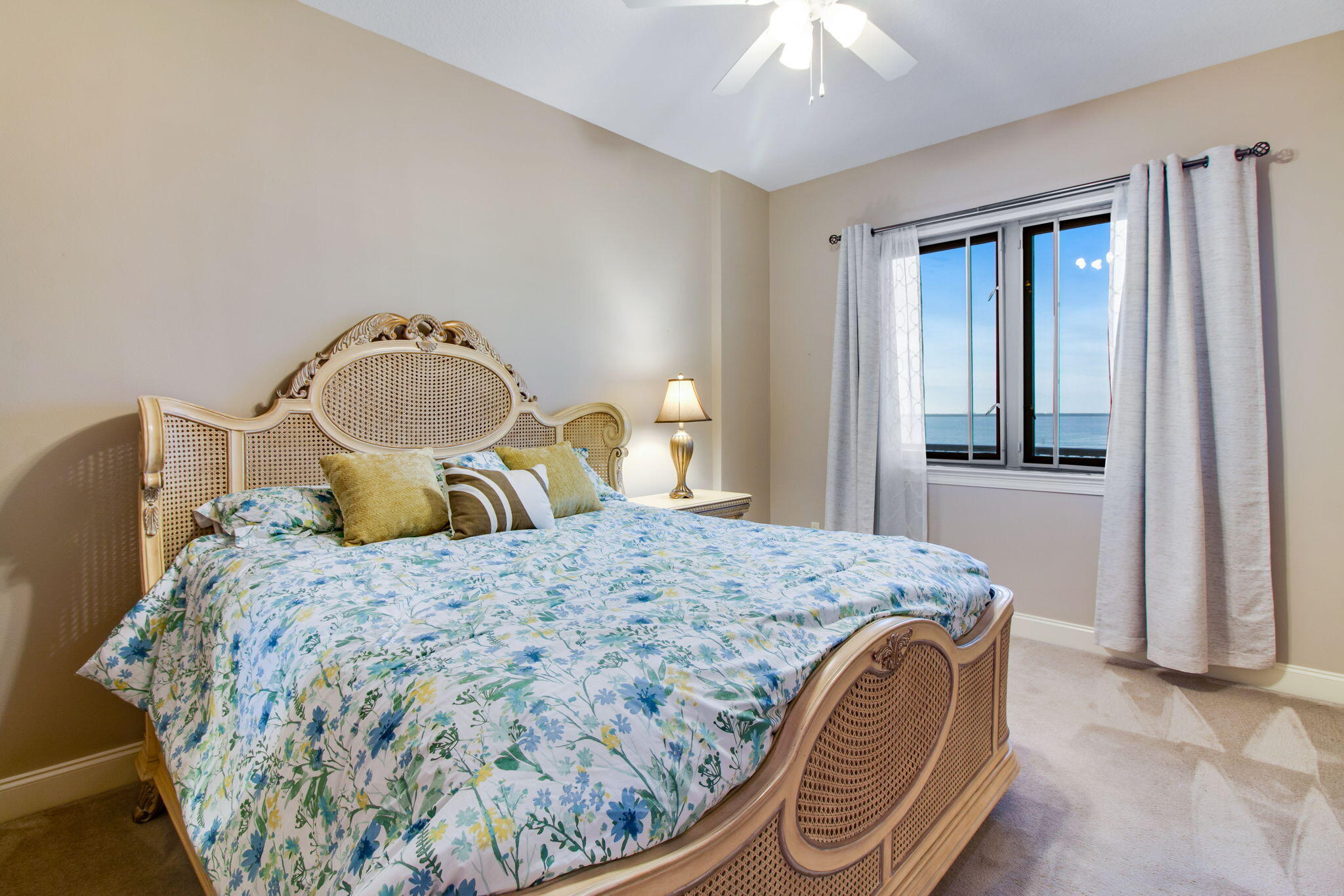 SIDES MORENO POINT WEST - Residential Lease