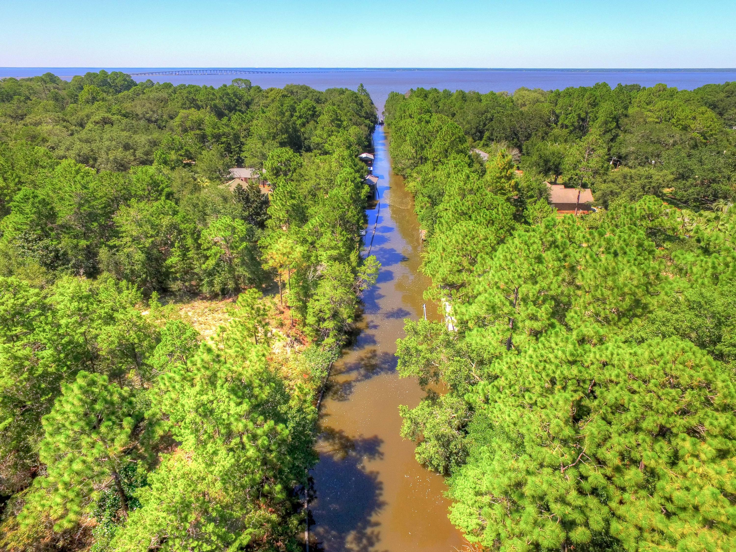 DAUGHETTES AMENDED - Land