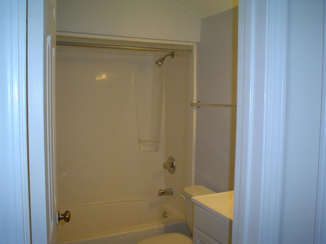 Lakeside Condo at Bluewater Bay - Residential Lease