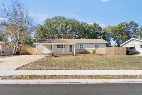 A home in Mary Esther