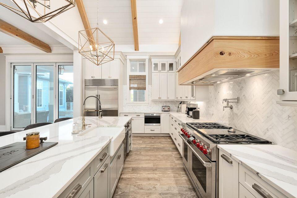 BEACH HIGHLAND - Residential