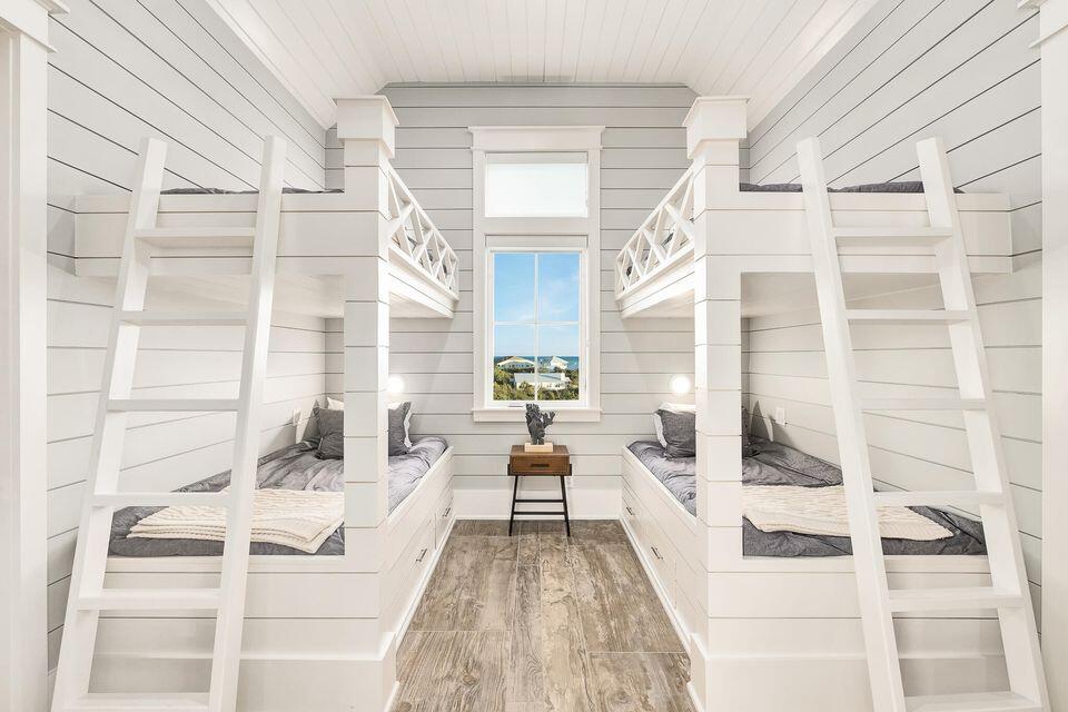 BEACH HIGHLAND - Residential