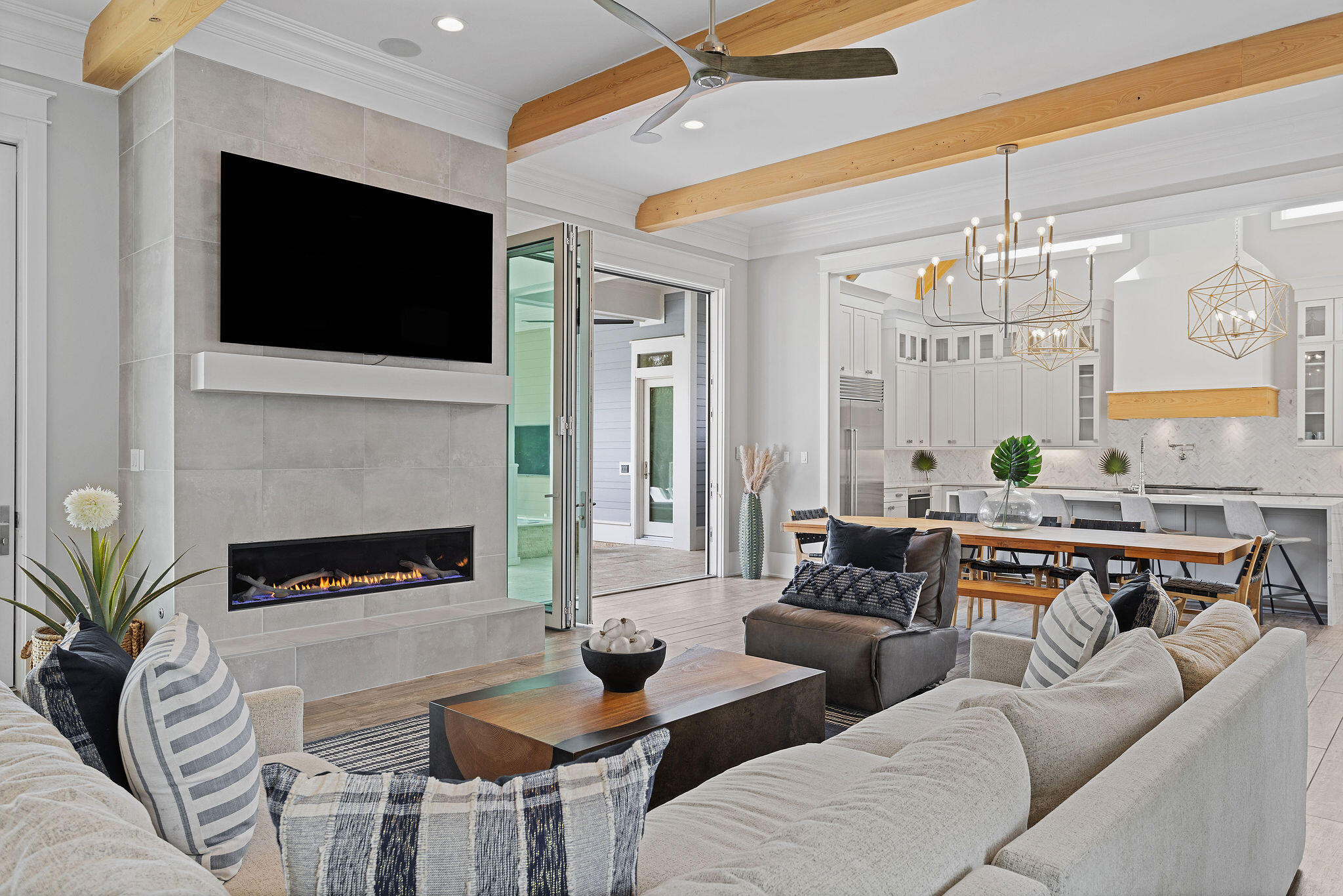 BEACH HIGHLAND - Residential