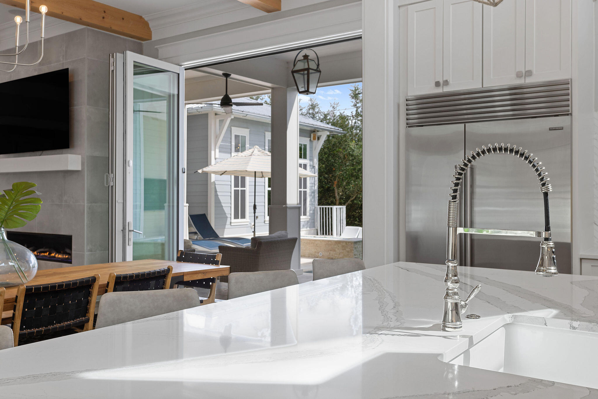 BEACH HIGHLAND - Residential