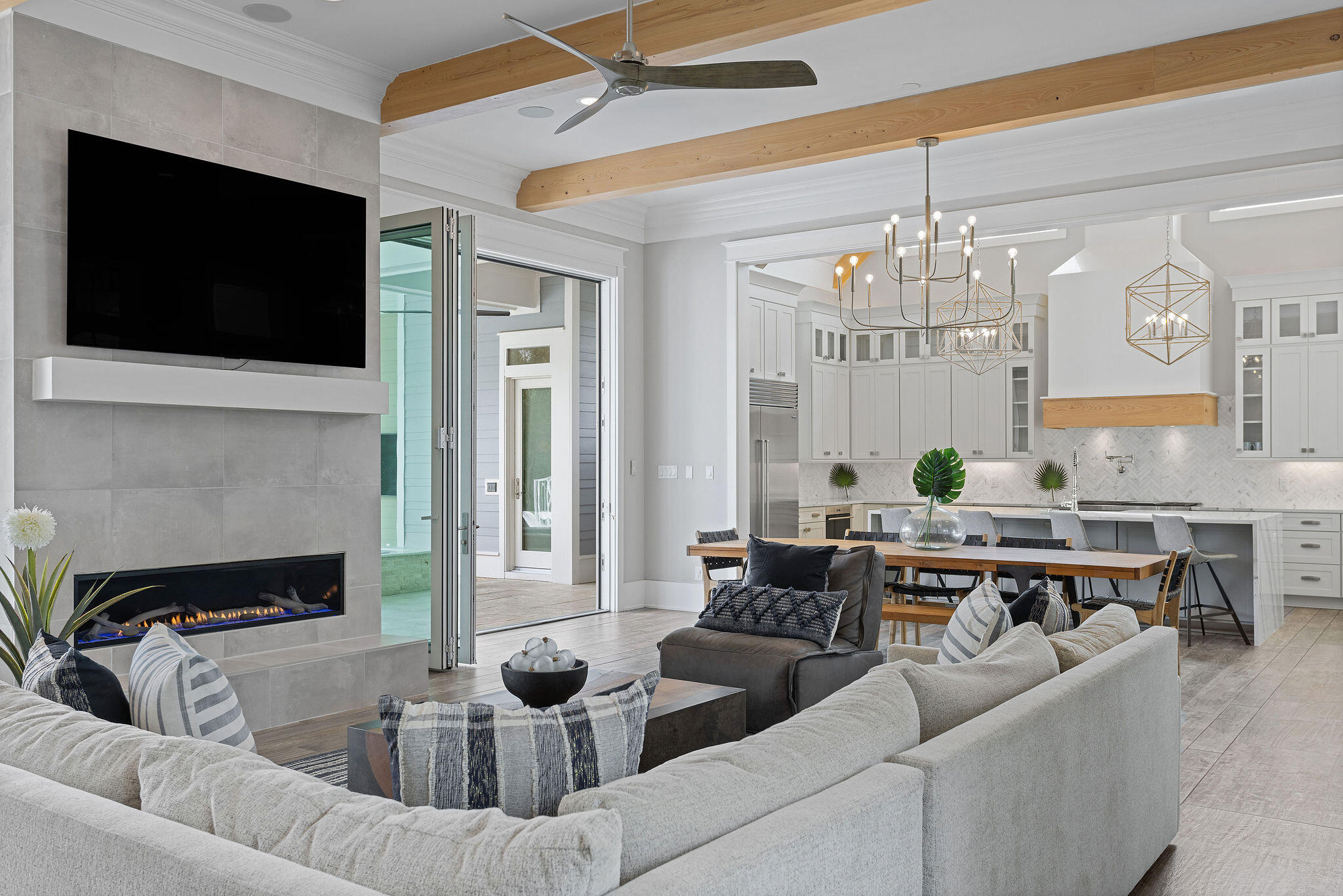 BEACH HIGHLAND - Residential