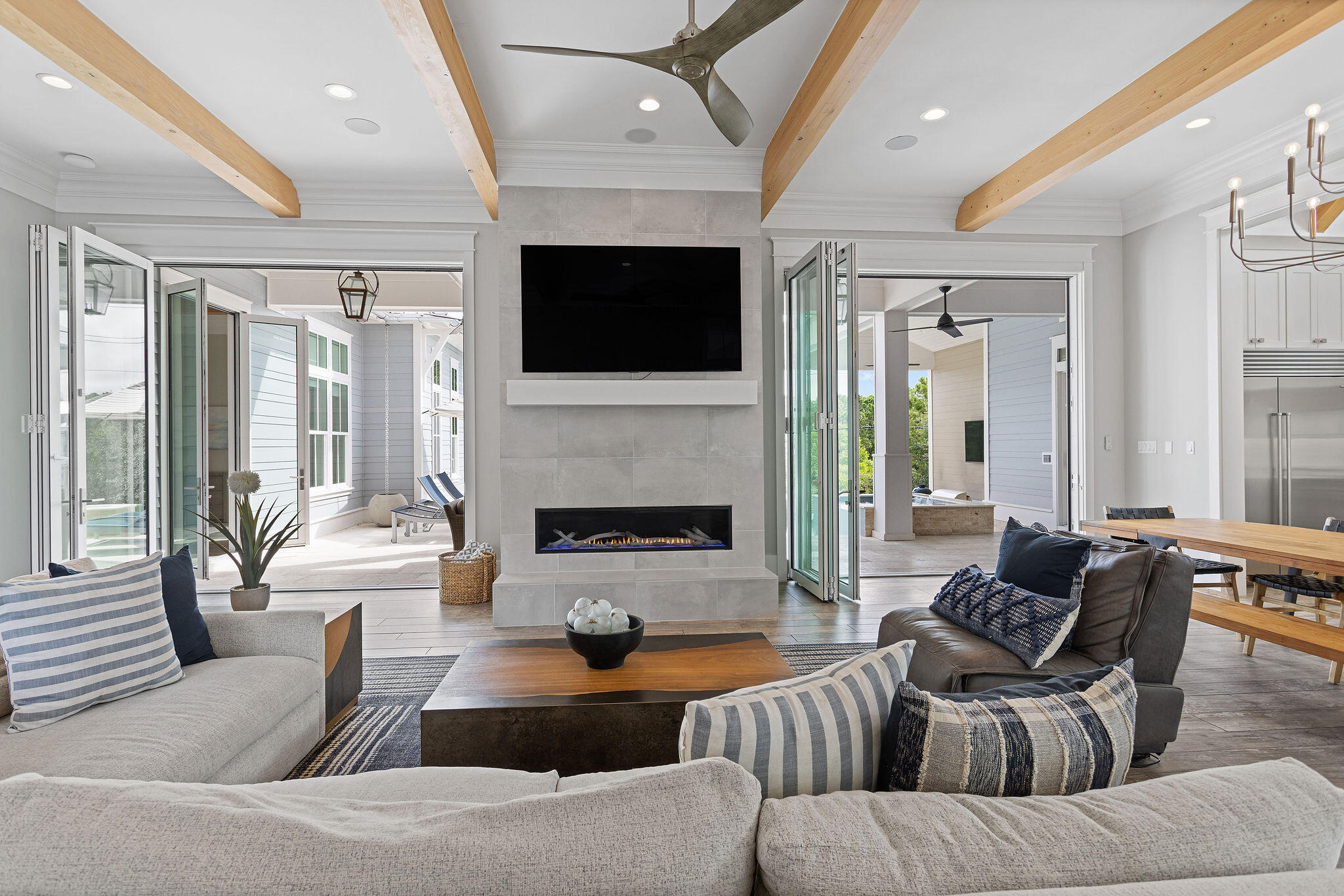 BEACH HIGHLAND - Residential