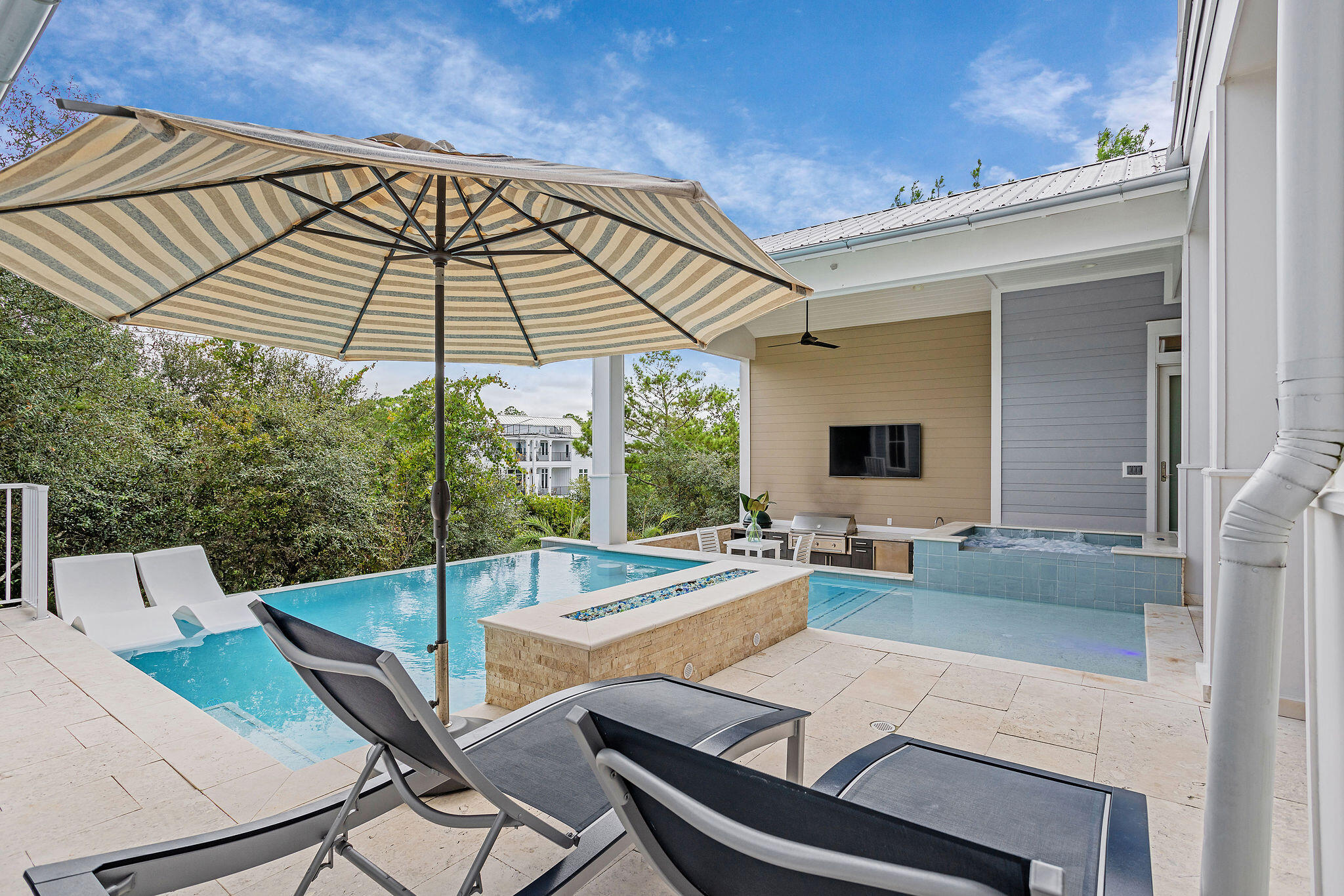 BEACH HIGHLAND - Residential