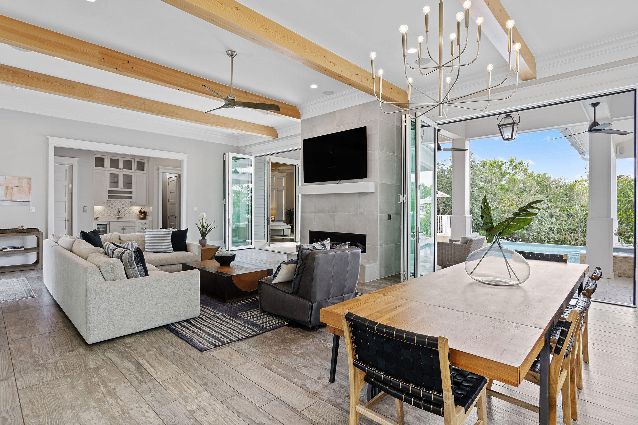 BEACH HIGHLAND - Residential