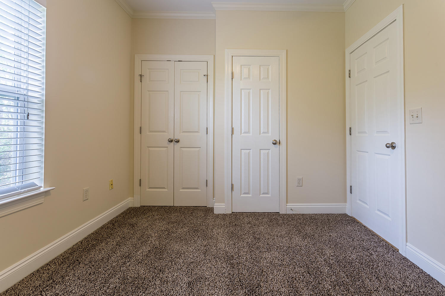 GRAND PINES - Residential Lease