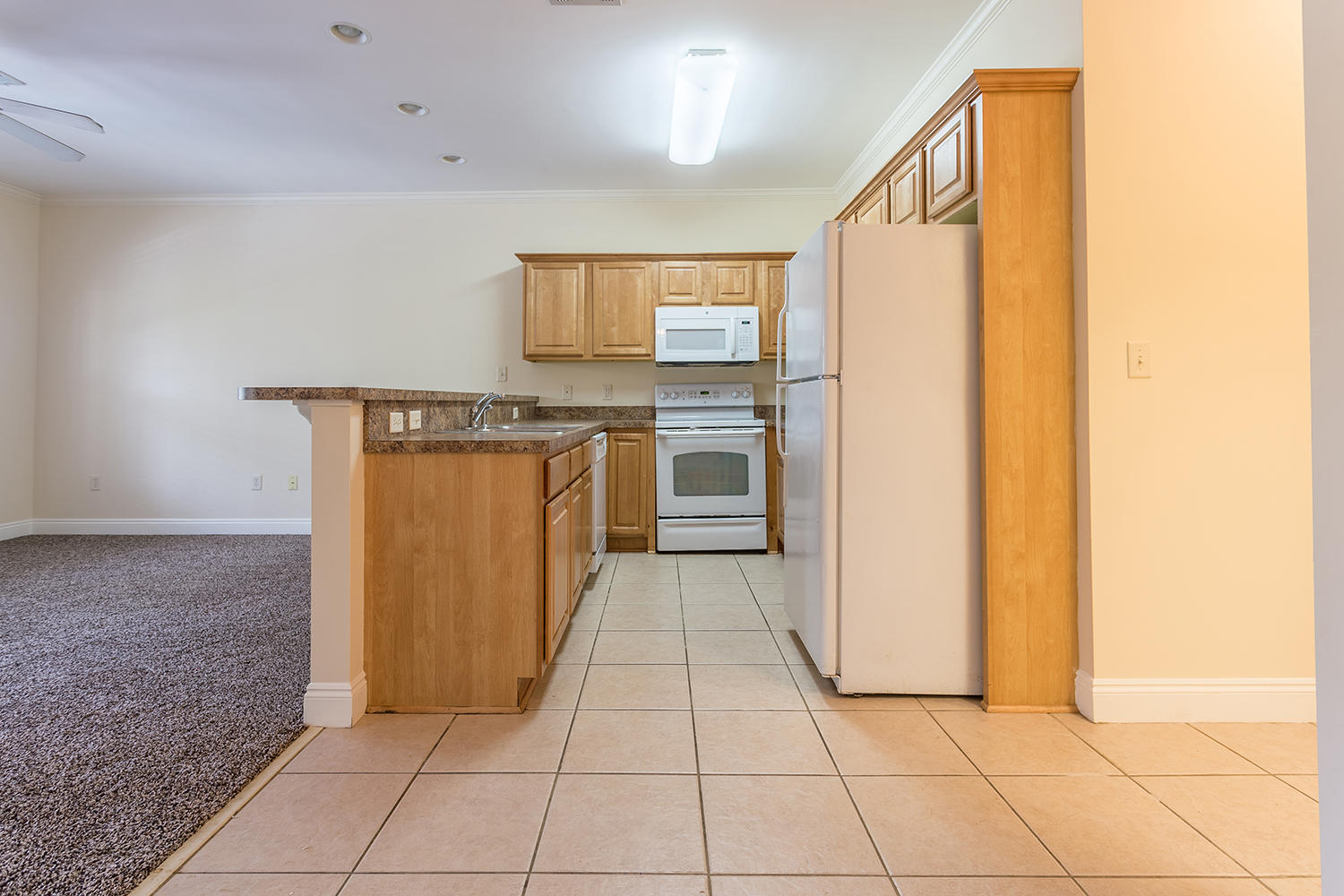 GRAND PINES - Residential Lease