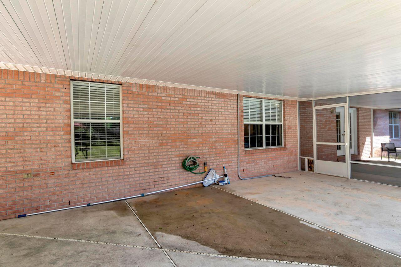 COUNTRY CLUB ESTATES 1 OF CRESTVIEW - Residential