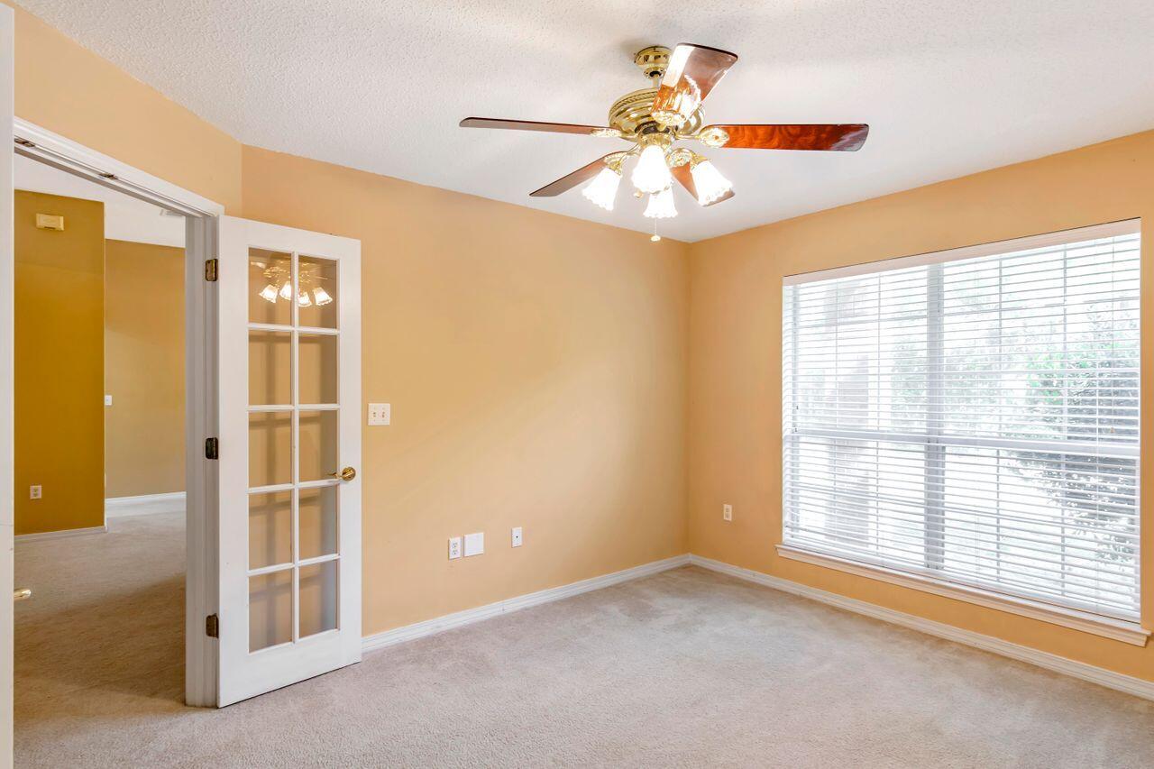 COUNTRY CLUB ESTATES 1 OF CRESTVIEW - Residential