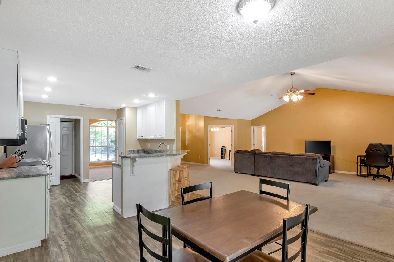 COUNTRY CLUB ESTATES 1 OF CRESTVIEW - Residential
