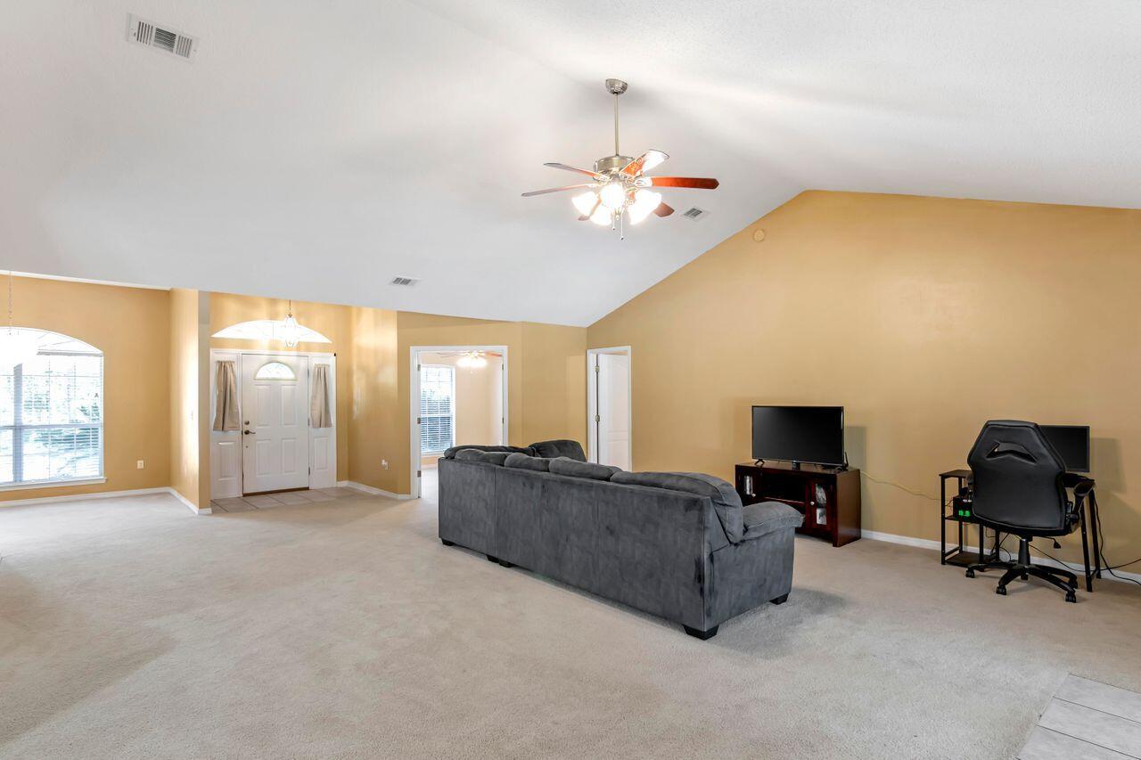 COUNTRY CLUB ESTATES 1 OF CRESTVIEW - Residential