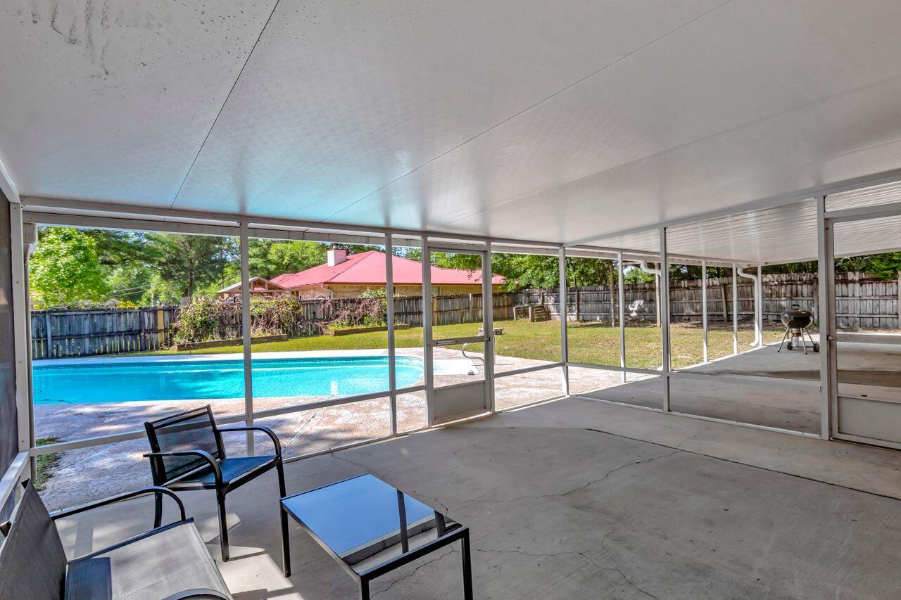 COUNTRY CLUB ESTATES 1 OF CRESTVIEW - Residential