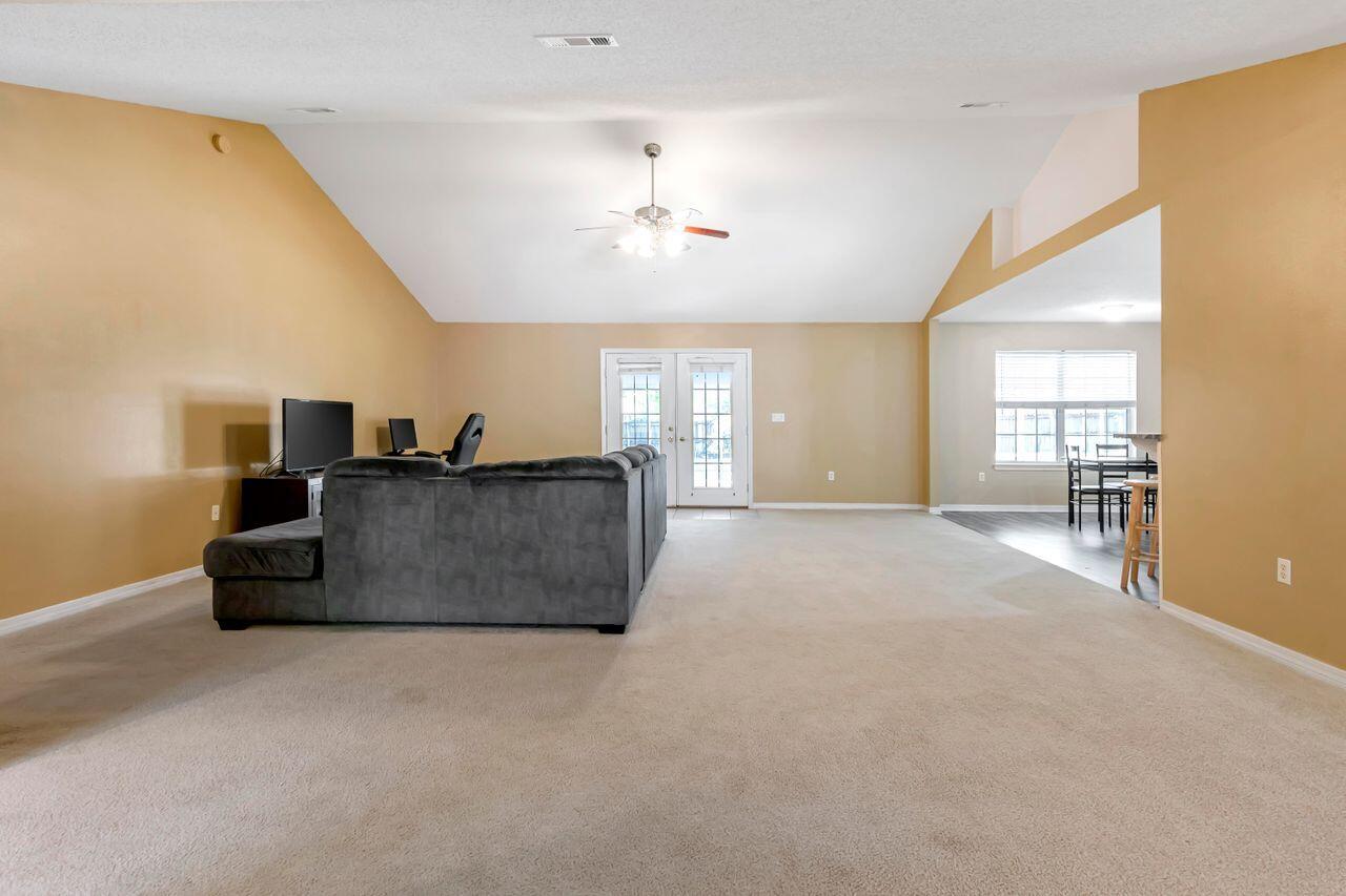 COUNTRY CLUB ESTATES 1 OF CRESTVIEW - Residential