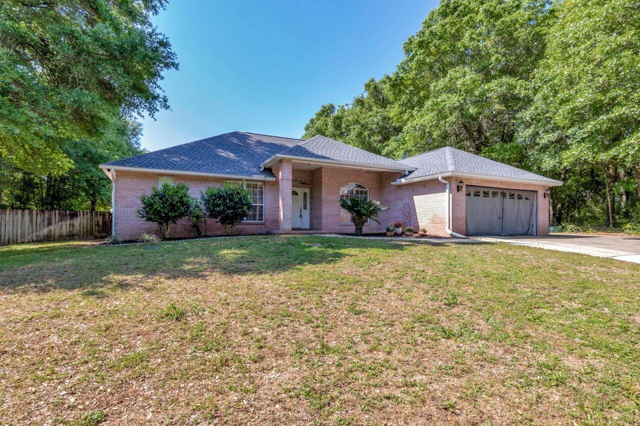 COUNTRY CLUB ESTATES 1 OF CRESTVIEW - Residential