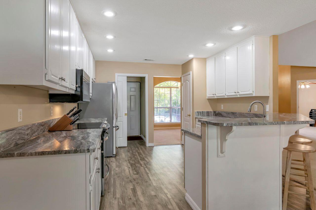 COUNTRY CLUB ESTATES 1 OF CRESTVIEW - Residential