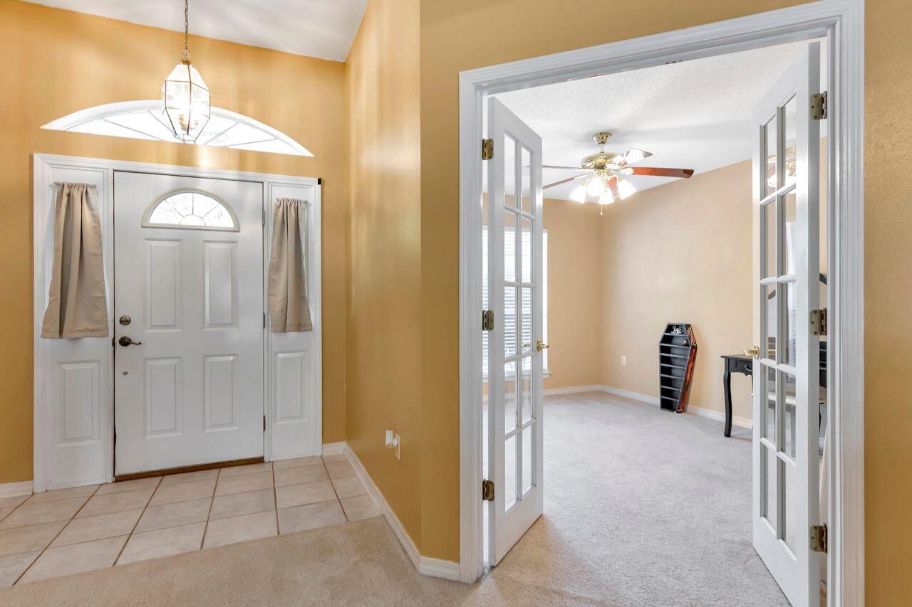 COUNTRY CLUB ESTATES 1 OF CRESTVIEW - Residential