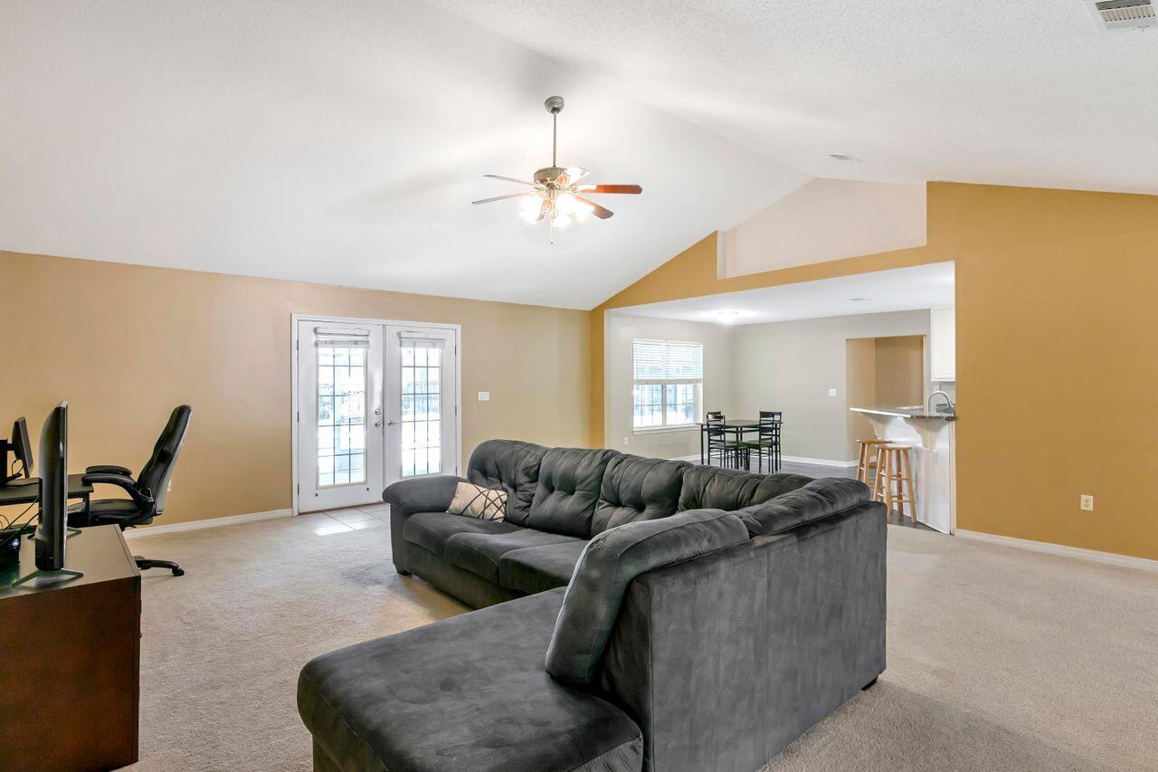 COUNTRY CLUB ESTATES 1 OF CRESTVIEW - Residential
