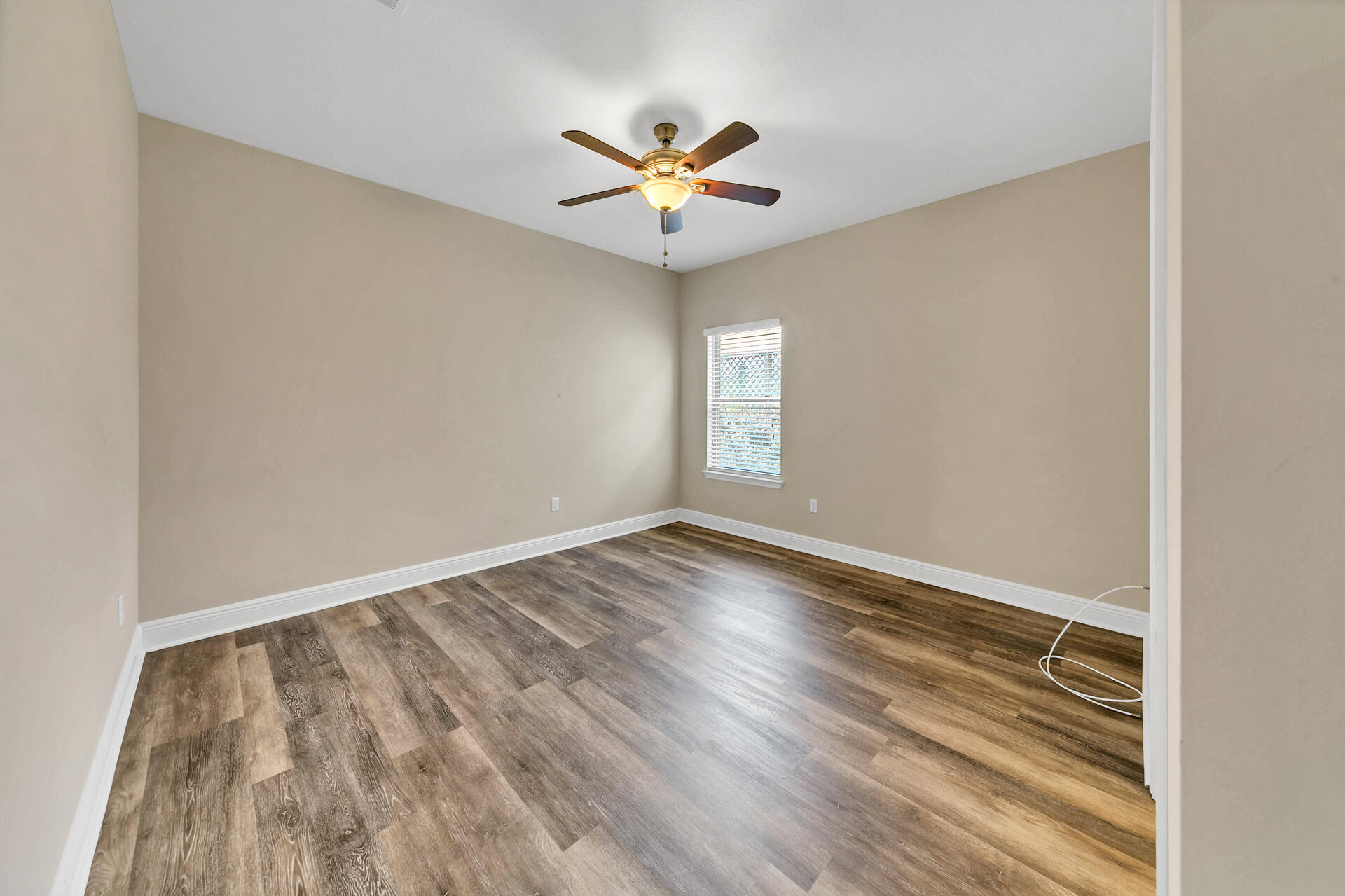 DRIFTWOOD ESTATES - Residential Lease