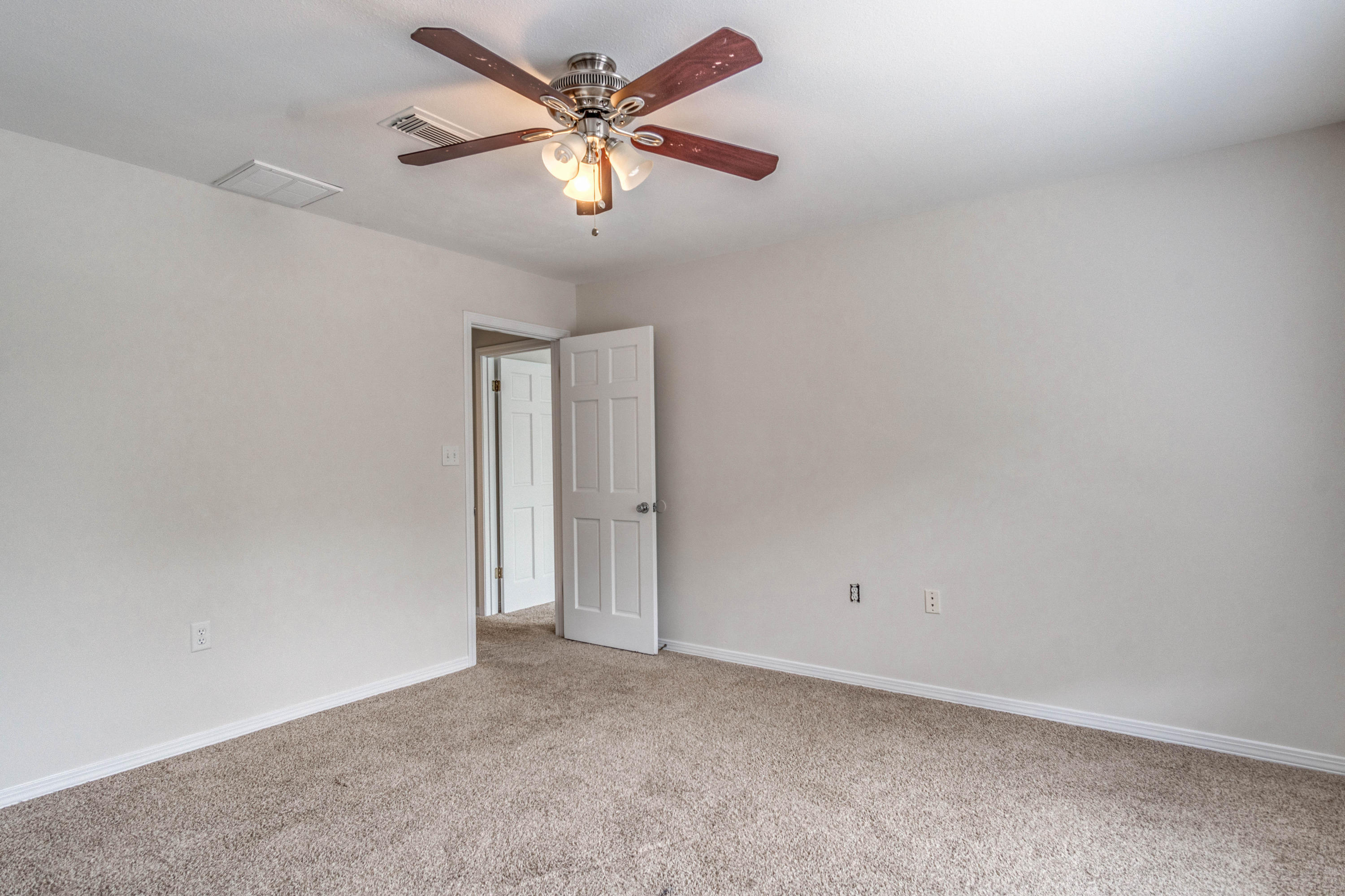 ST ANDREWS EAST BLUEWATER BAY - Residential