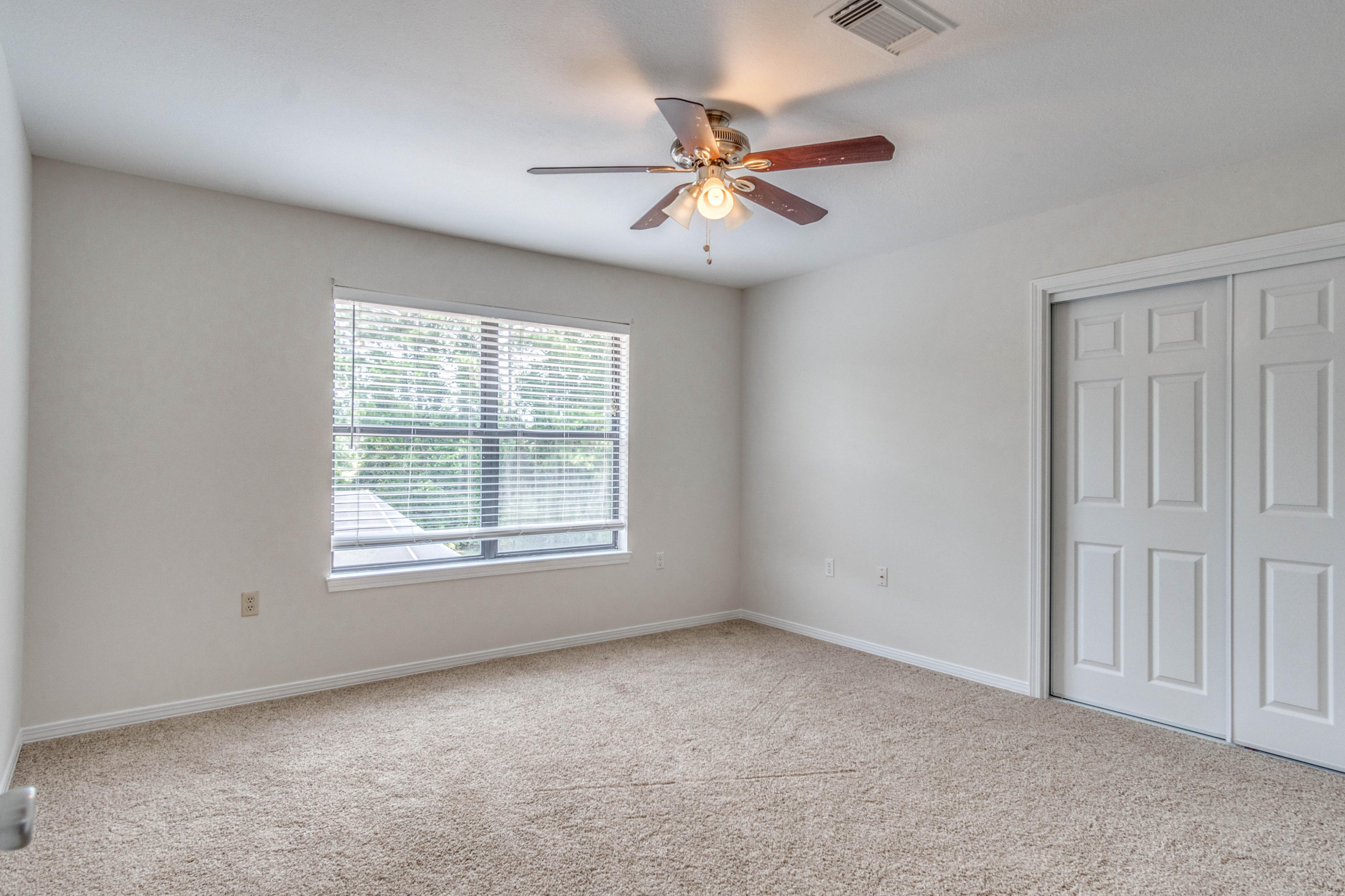 ST ANDREWS EAST BLUEWATER BAY - Residential