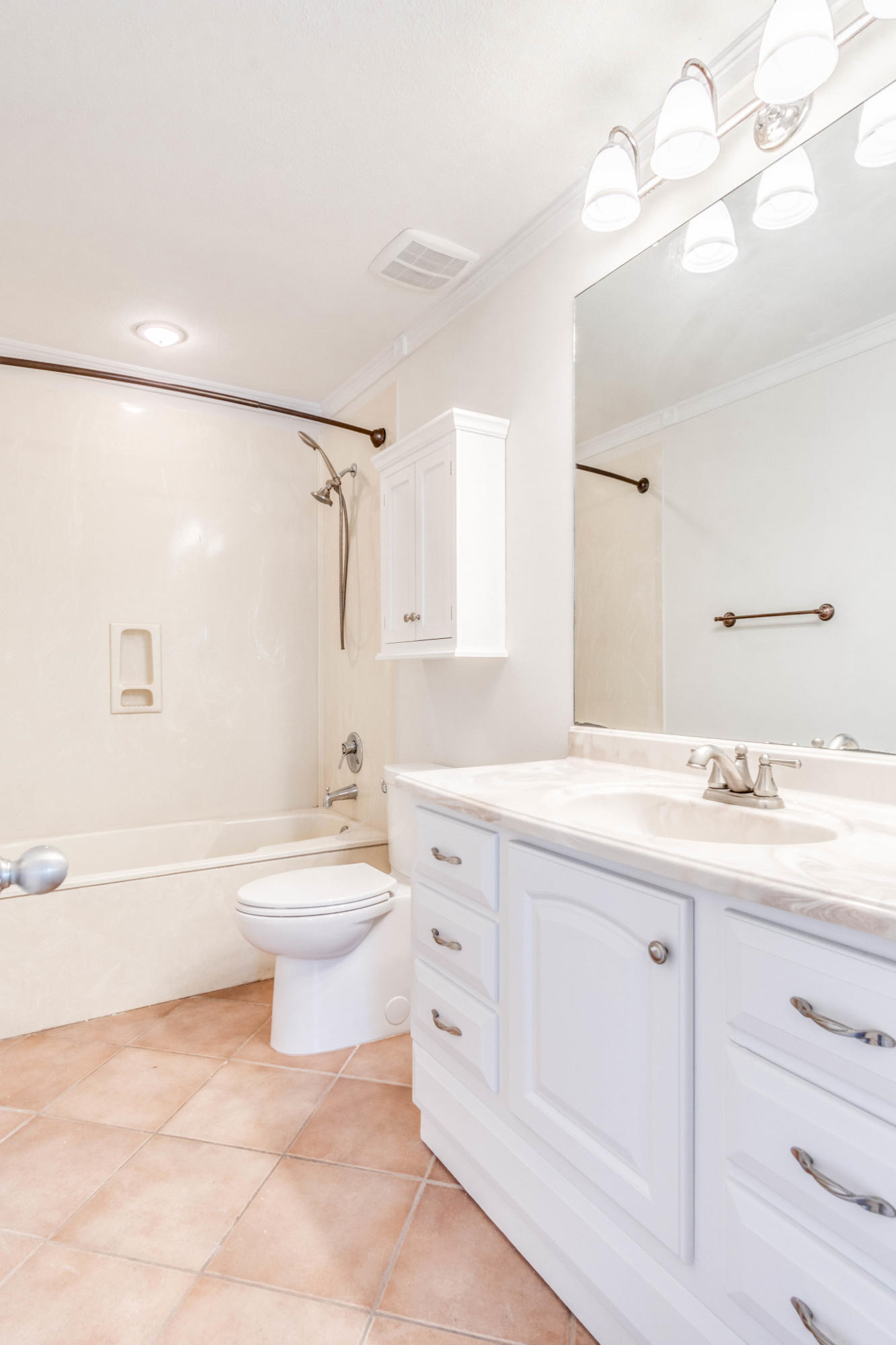 ST ANDREWS EAST BLUEWATER BAY - Residential