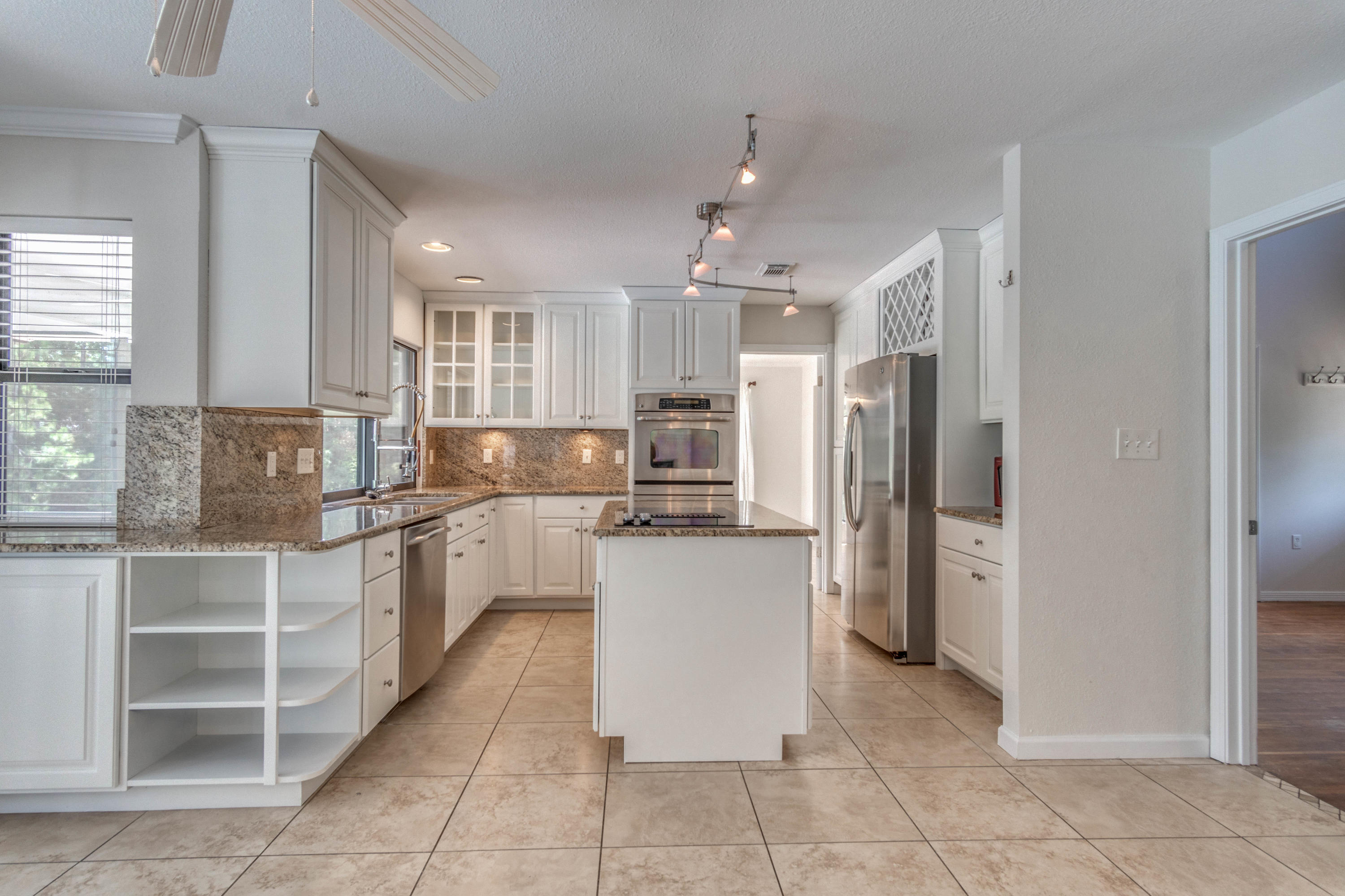 ST ANDREWS EAST BLUEWATER BAY - Residential