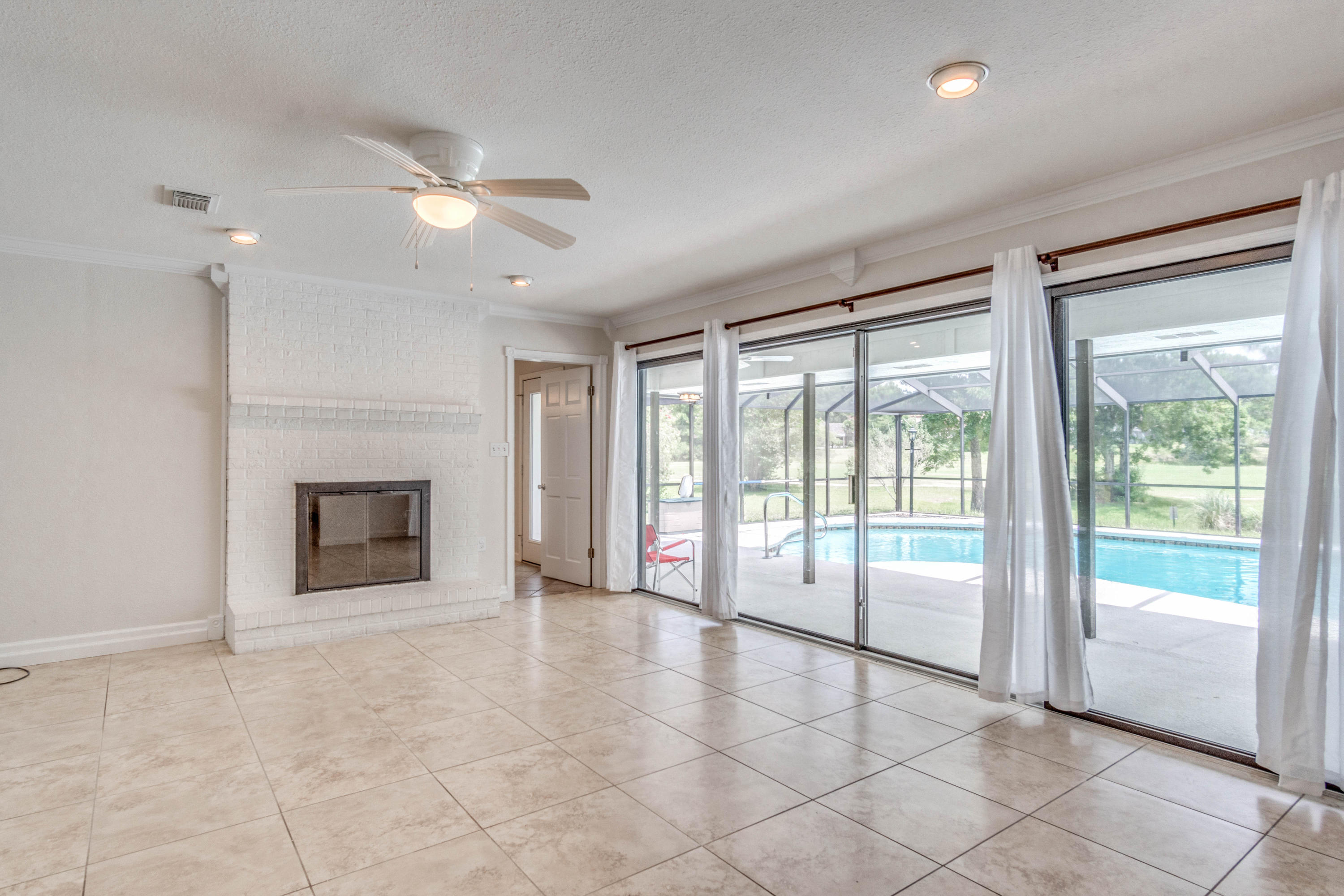 ST ANDREWS EAST BLUEWATER BAY - Residential