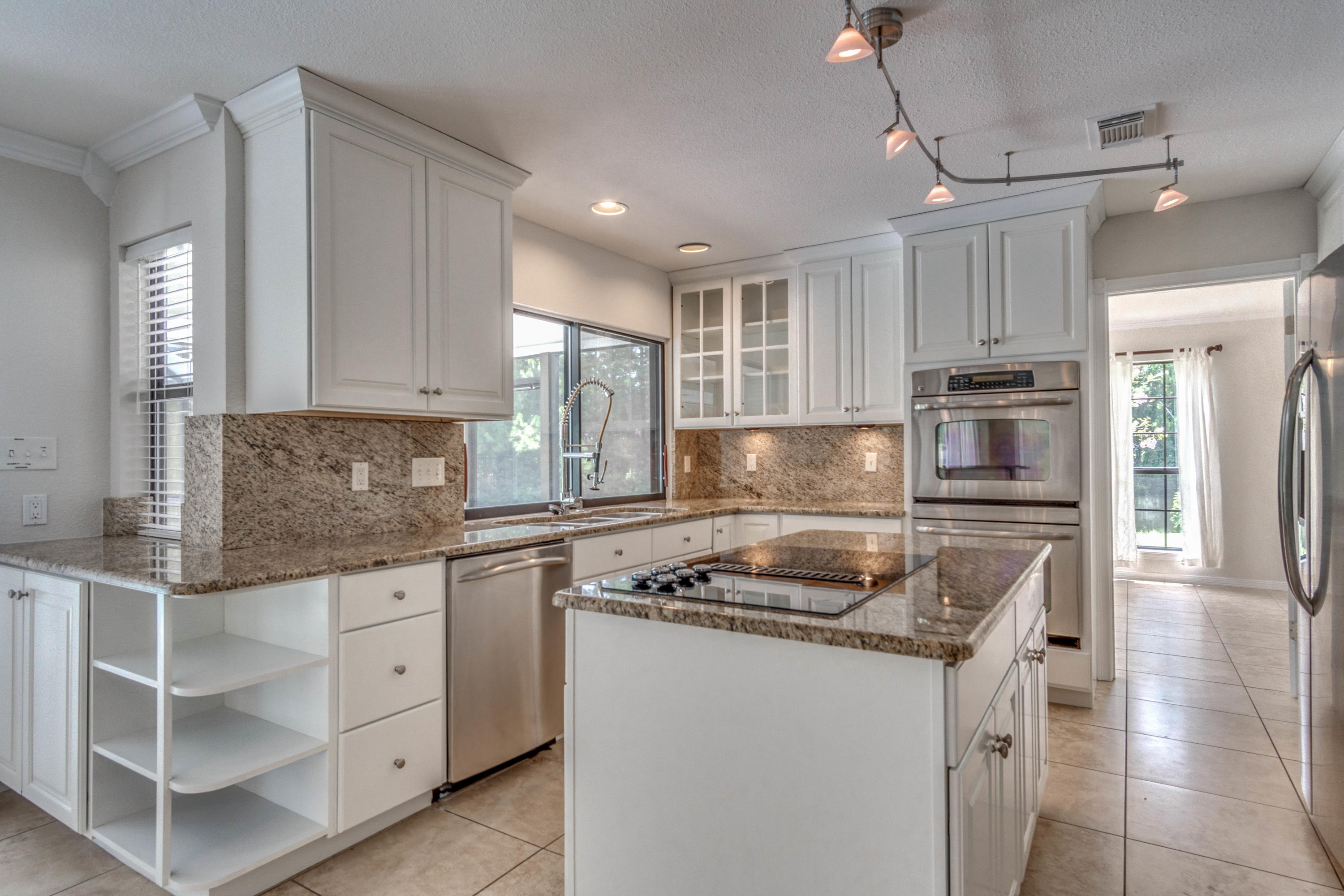 ST ANDREWS EAST BLUEWATER BAY - Residential