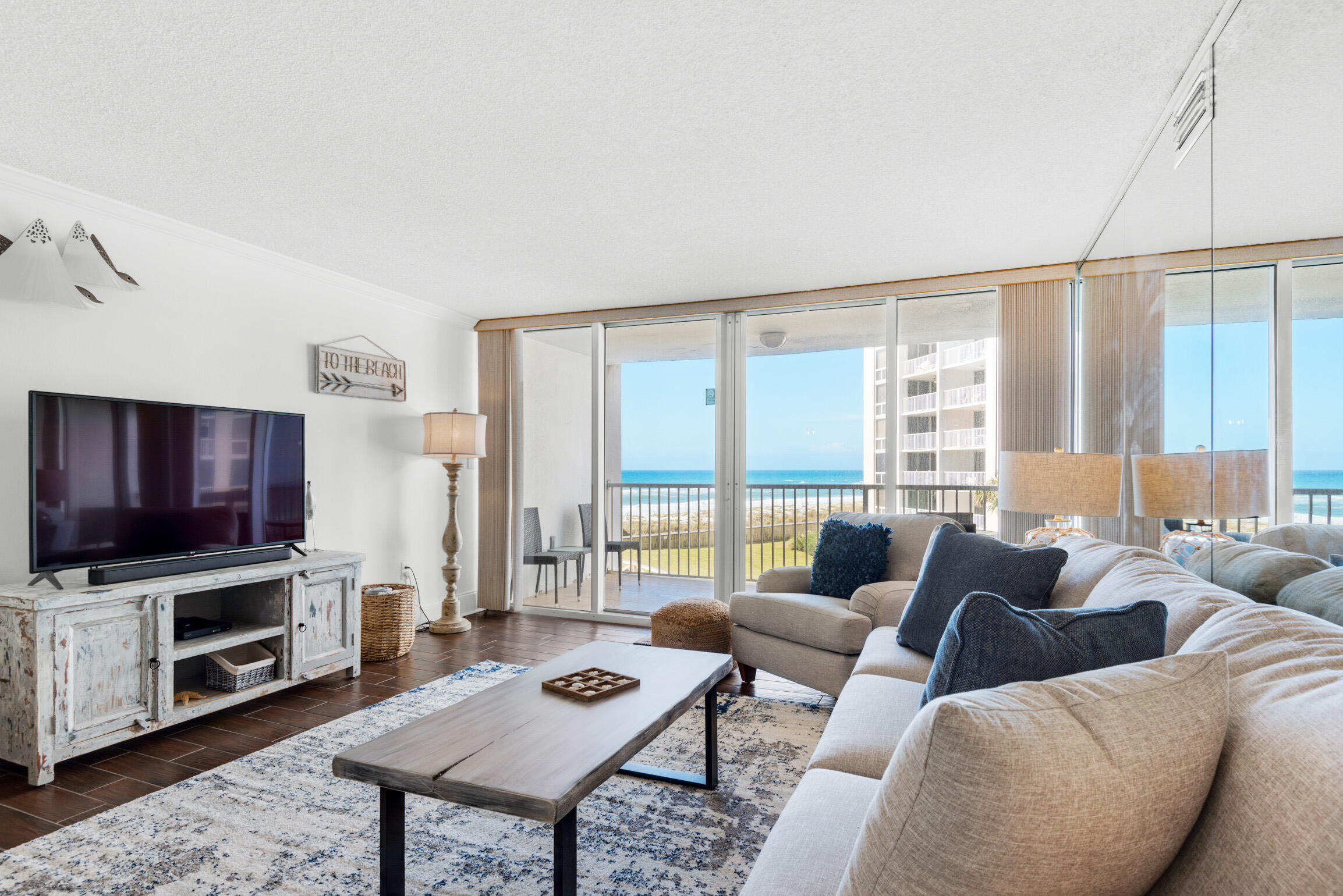 SHORELINE TOWERS 1 - Residential