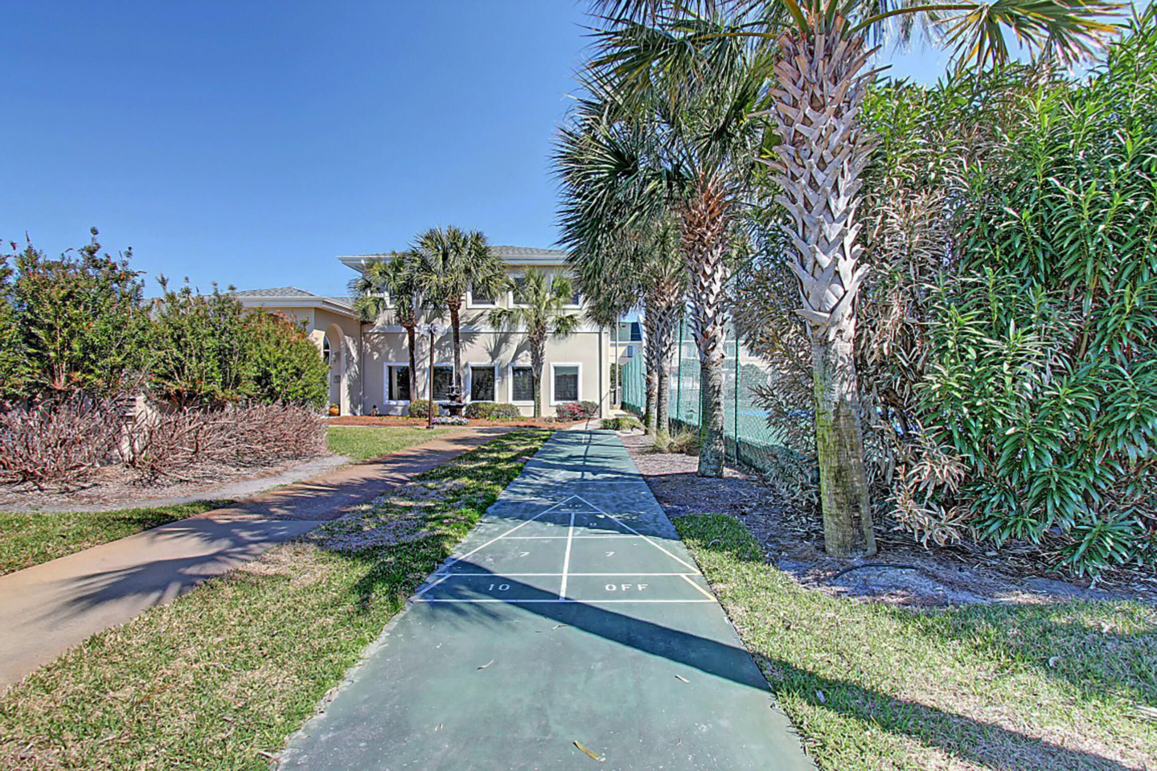 SHORELINE TOWERS 1 - Residential