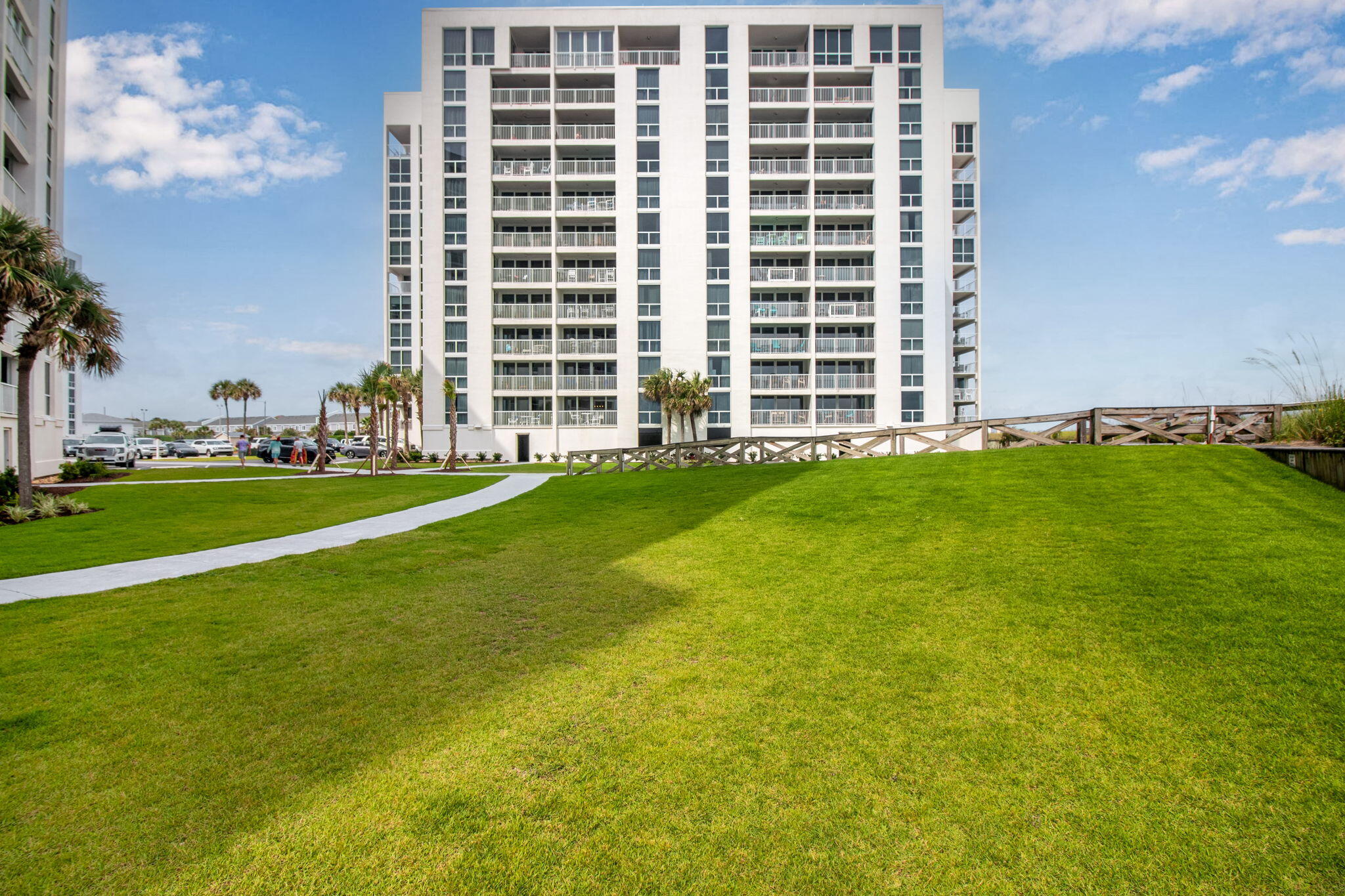 SHORELINE TOWERS 1 - Residential