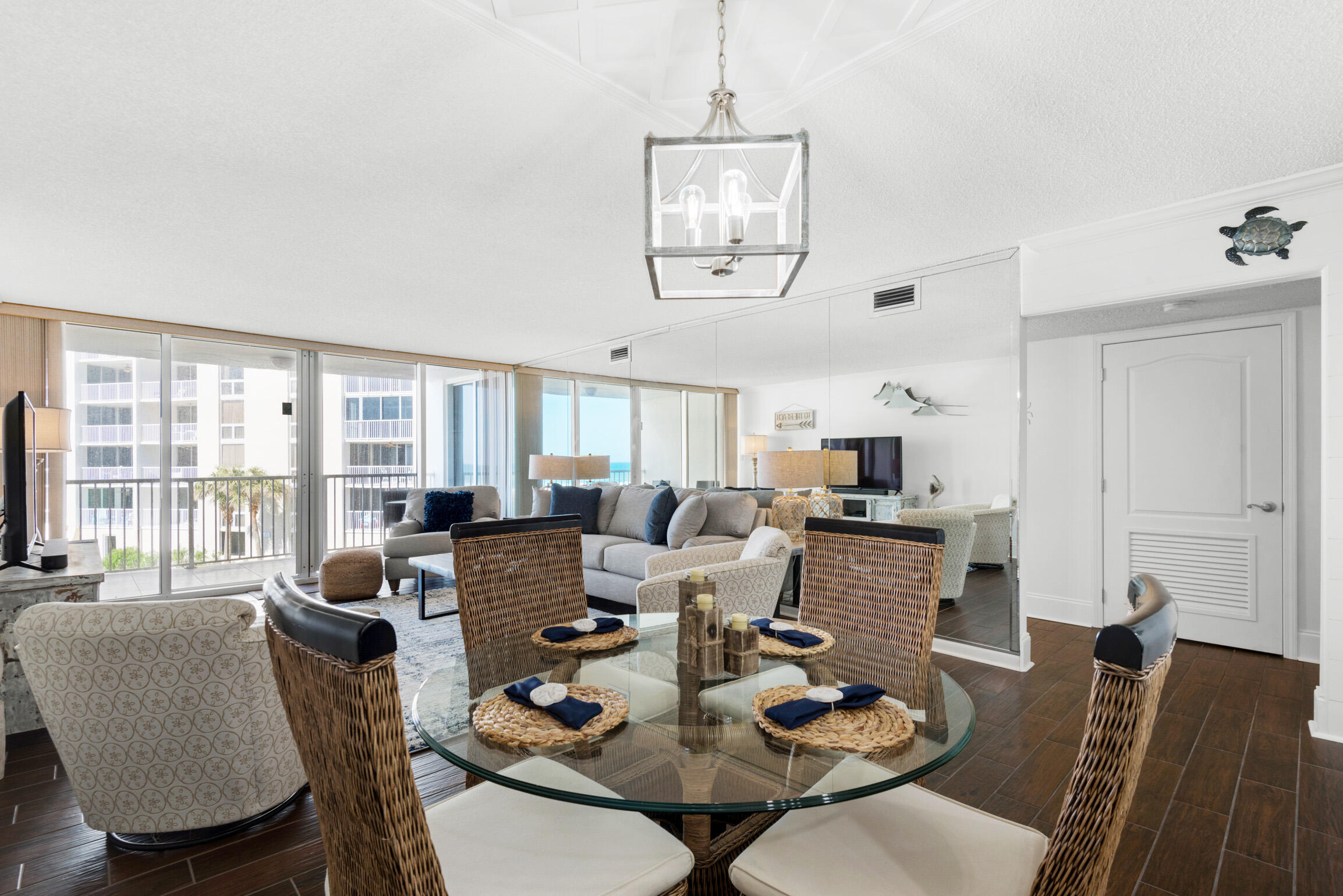 SHORELINE TOWERS 1 - Residential