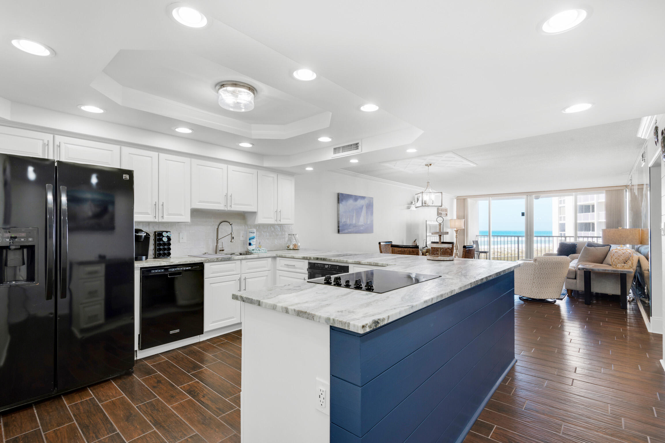 SHORELINE TOWERS 1 - Residential