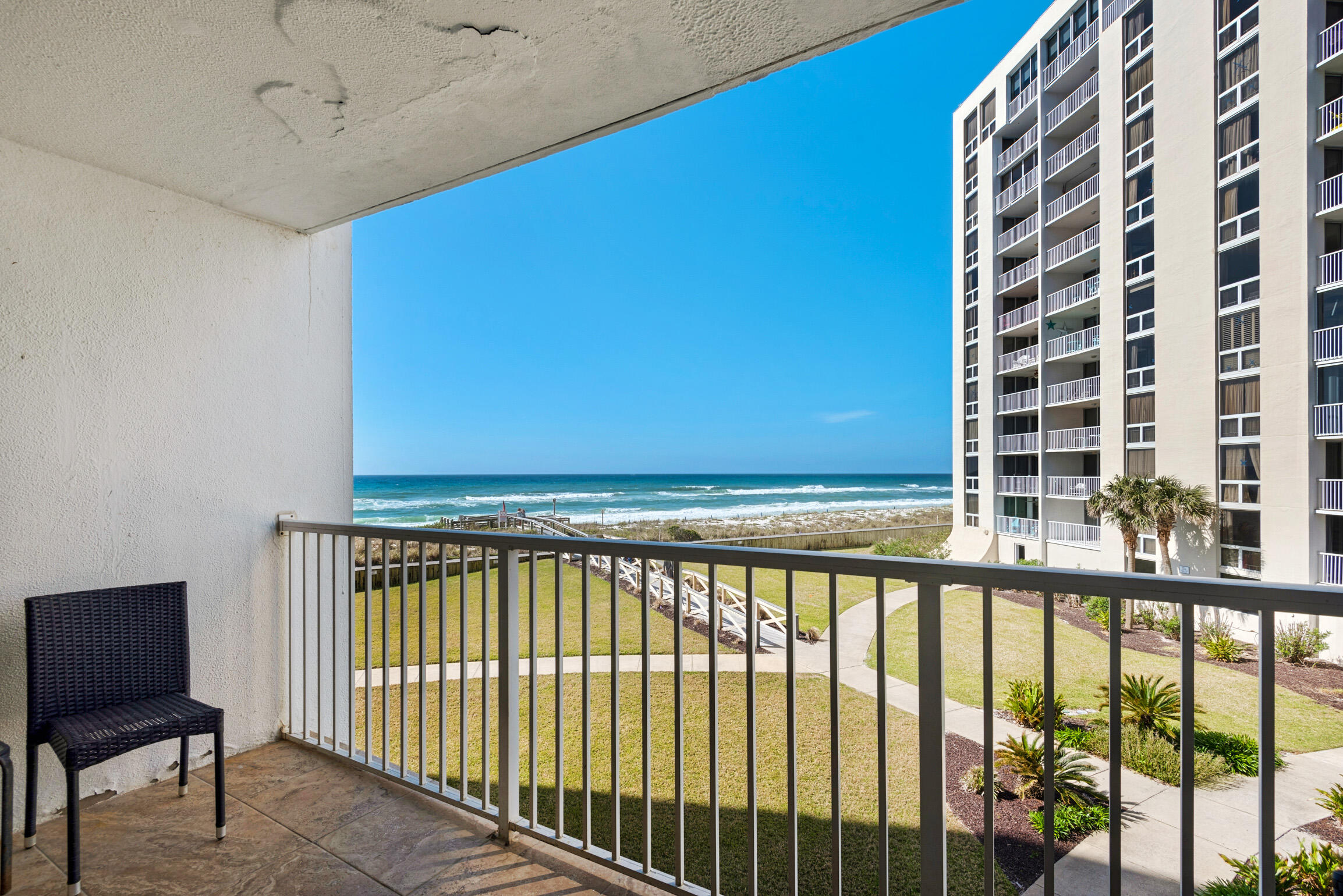 SHORELINE TOWERS 1 - Residential