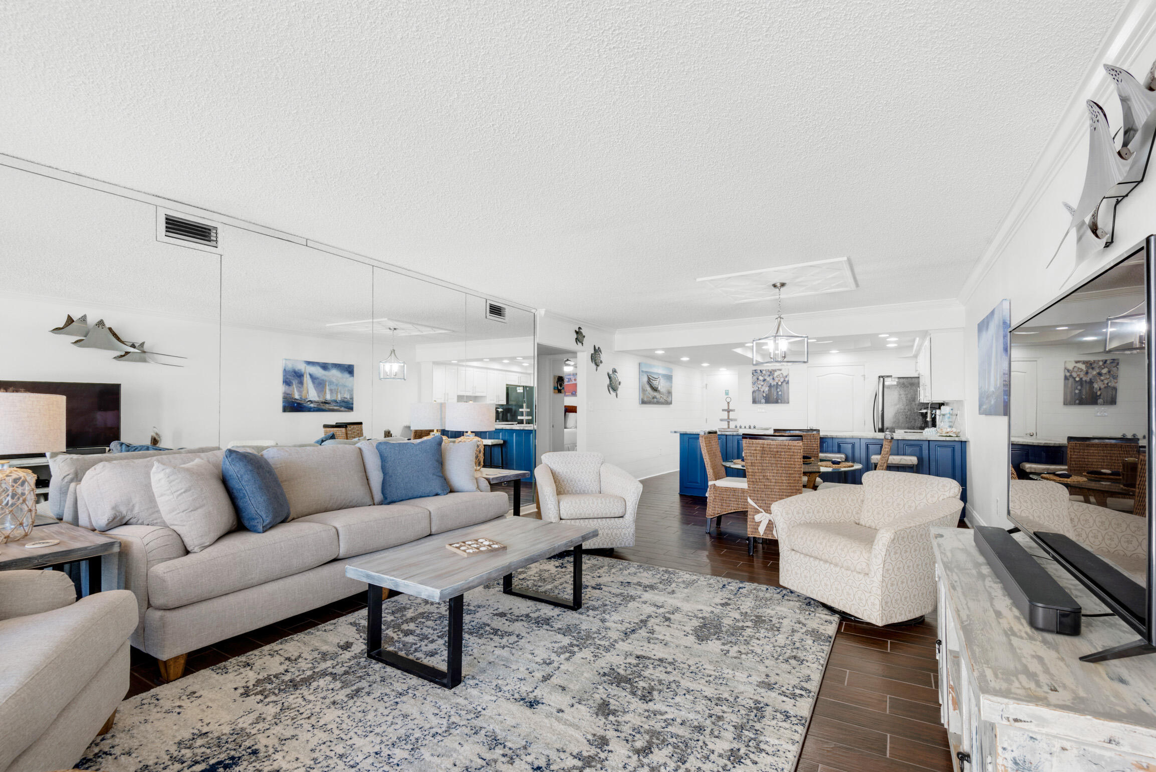 SHORELINE TOWERS 1 - Residential