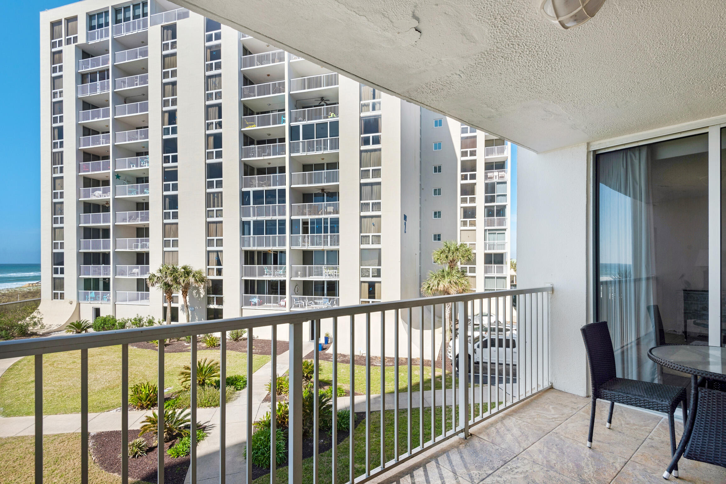 SHORELINE TOWERS 1 - Residential