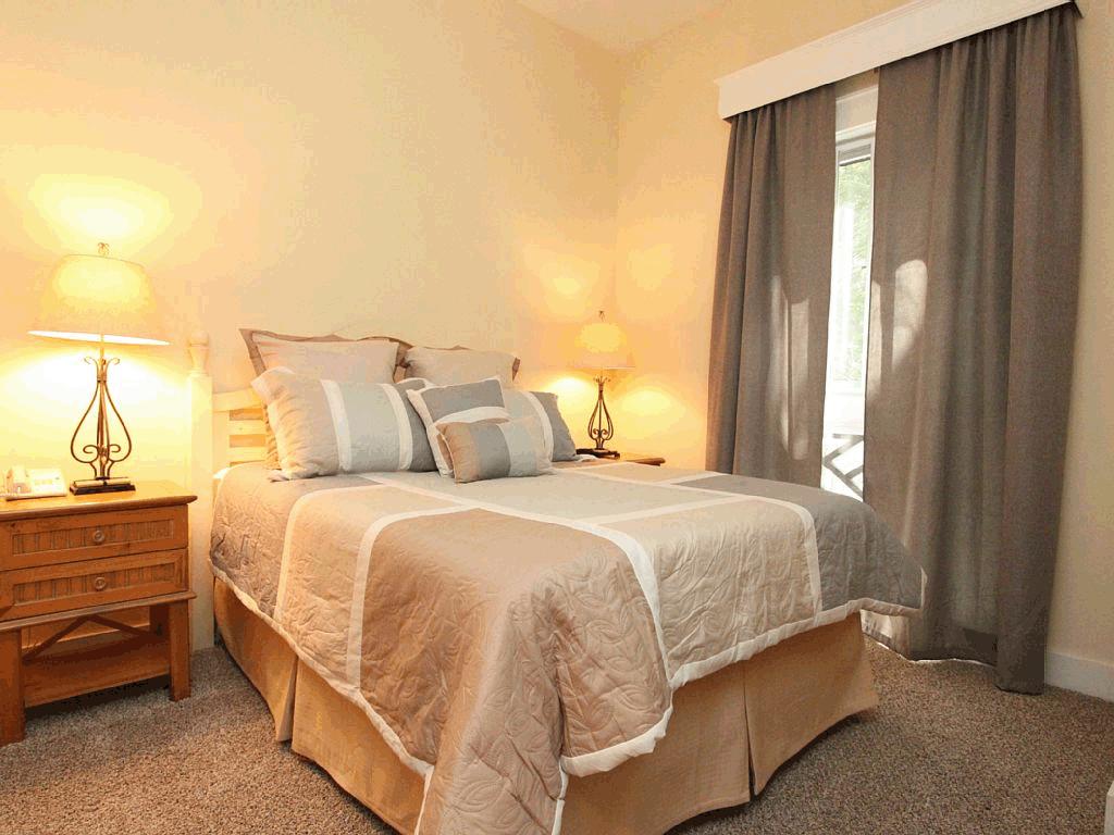 Pilot House - Residential