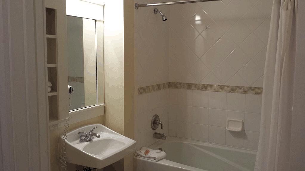 Pilot House - Residential